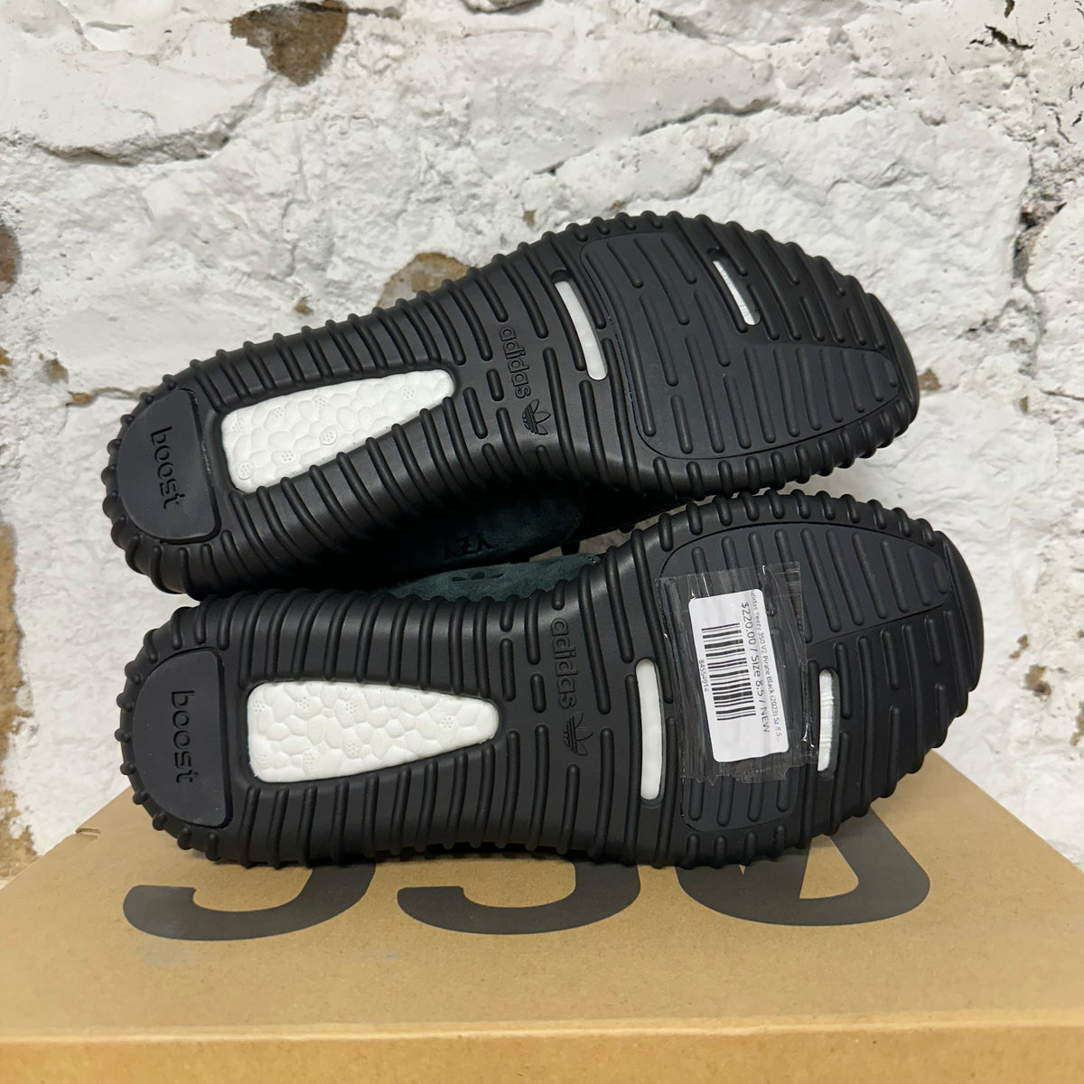Yeezy 350 V2 Pirate Black (2023) Sz 8.5 DS