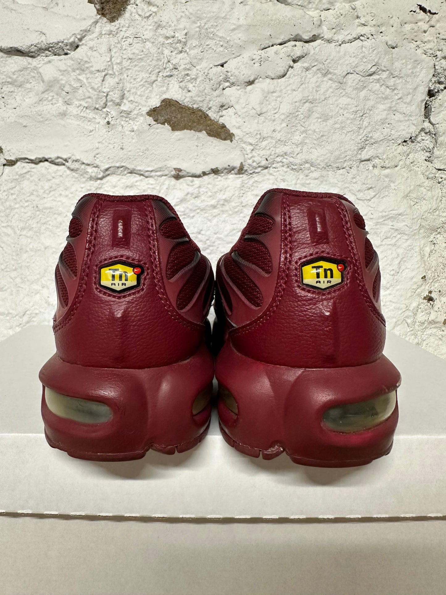 Nike Air Max TN Plus Team Red Sz 7Y