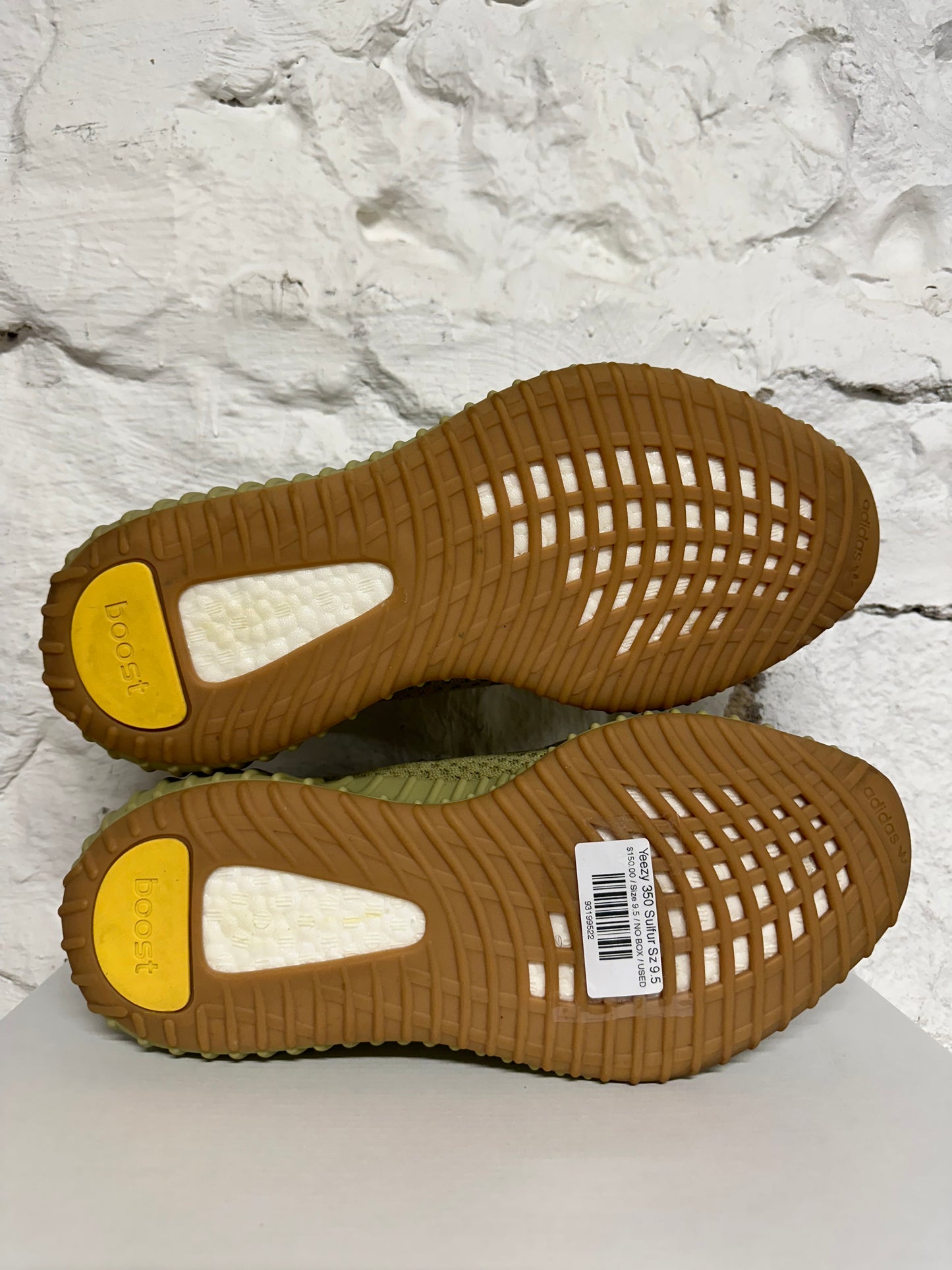 Yeezy 350 V2 Sulfur Sz 9.5