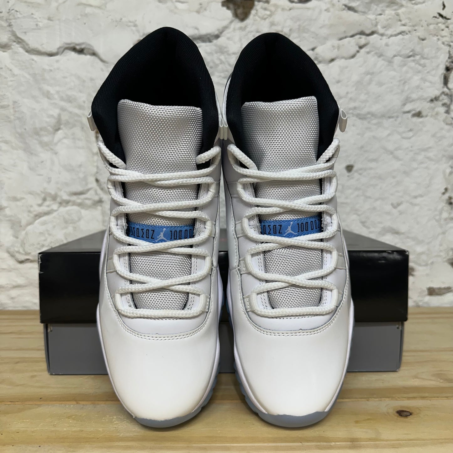 Air Jordan 11 High Legend Blue Sz 9 DS