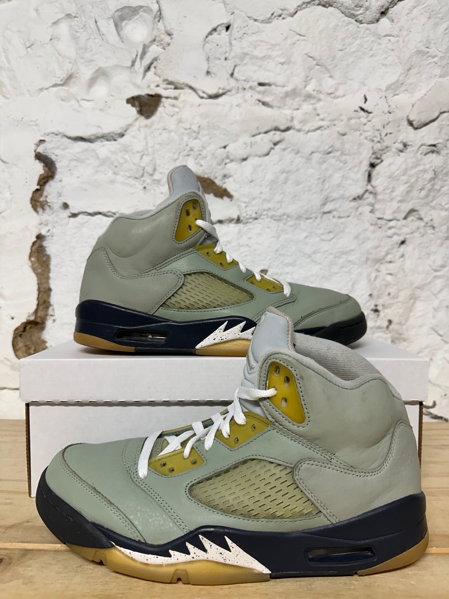 Air Jordan 5 Jade Horizon Sz 9