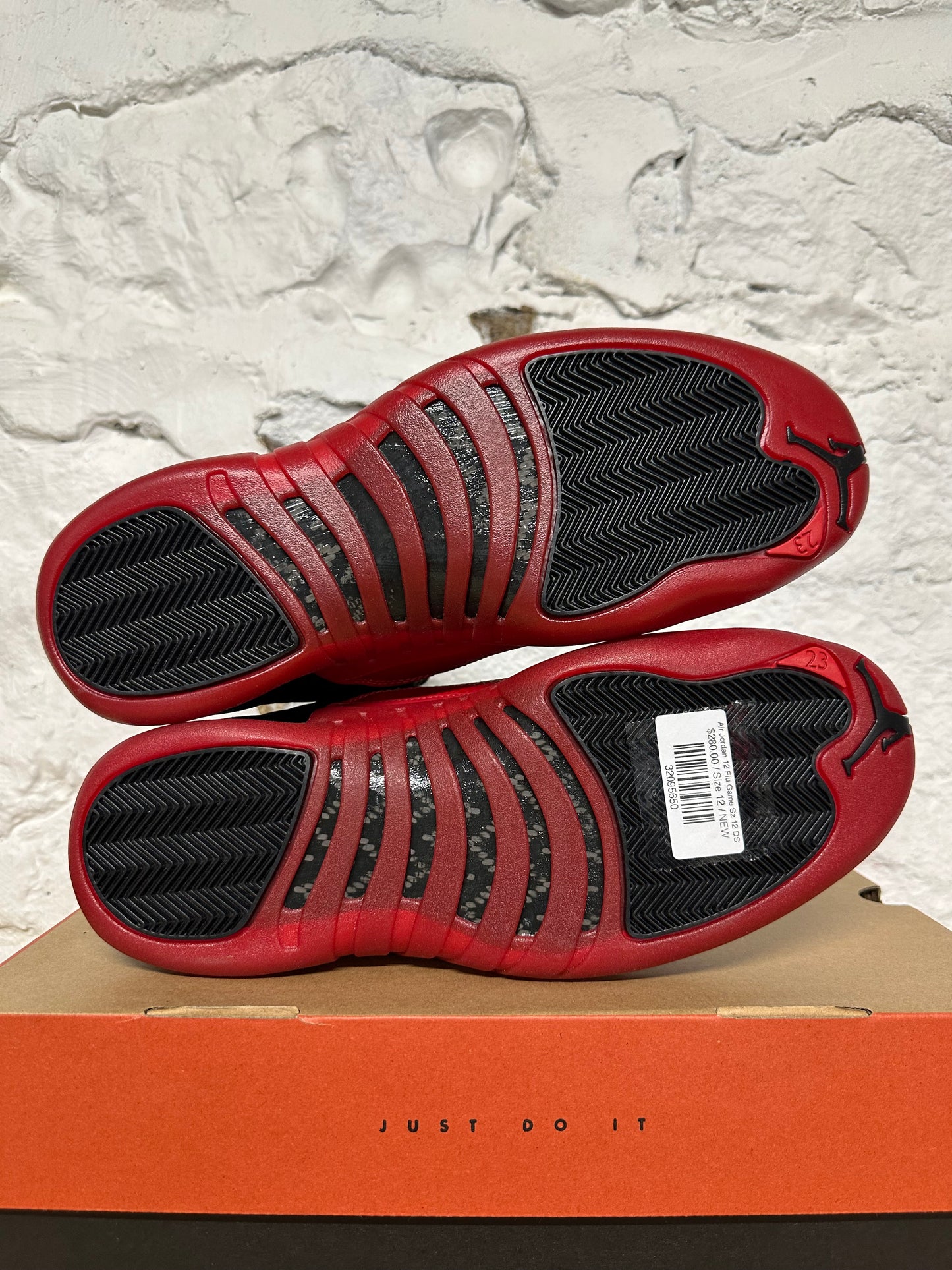 Air Jordan 12 Flu Game Sz 12 DS