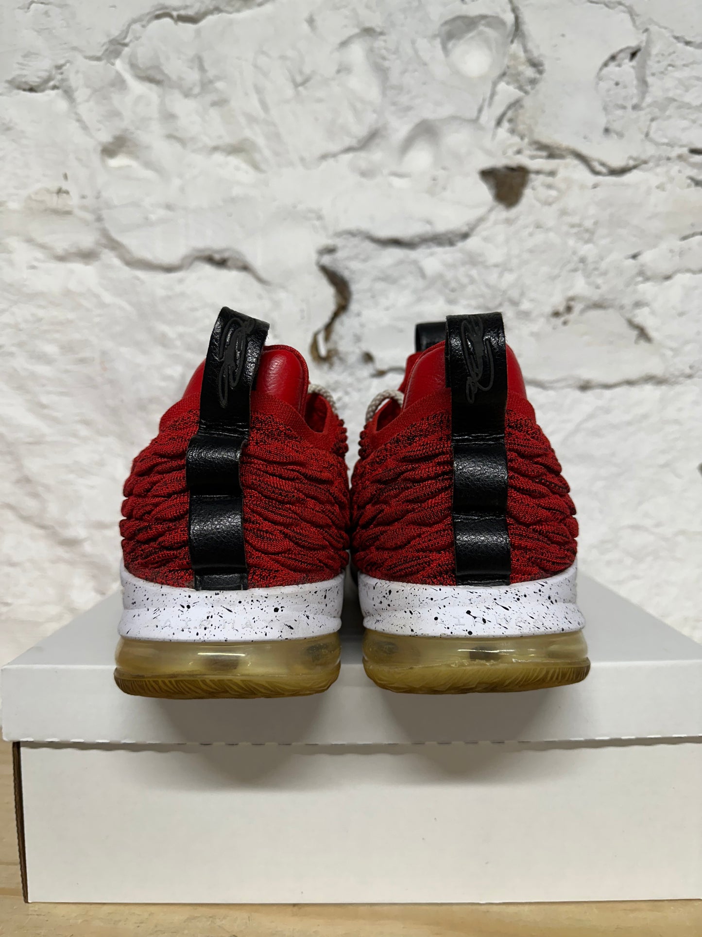 Nike LeBron 15 Low University Red Sz 13