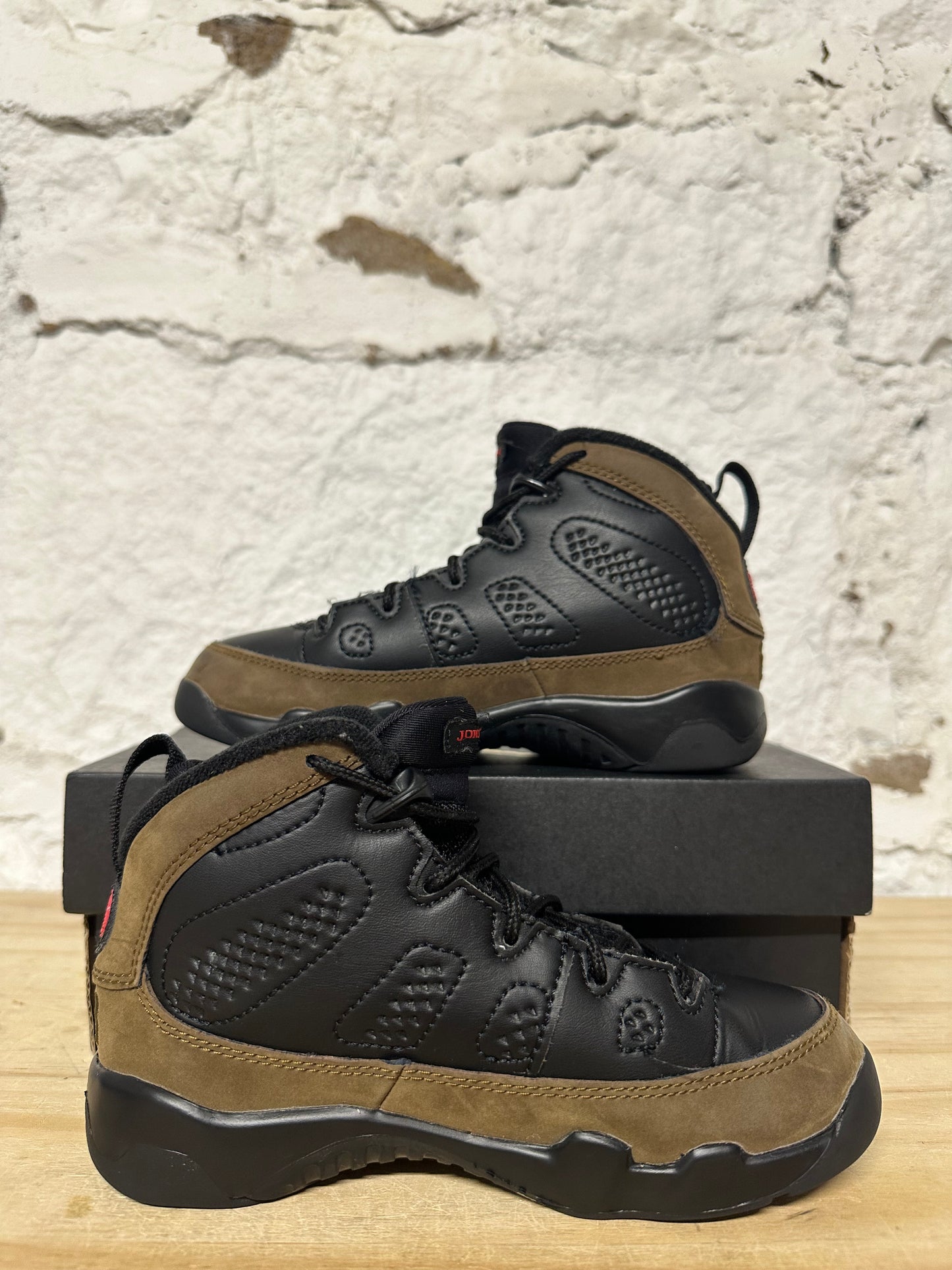Air Jordan 9 Olive Sz 12C