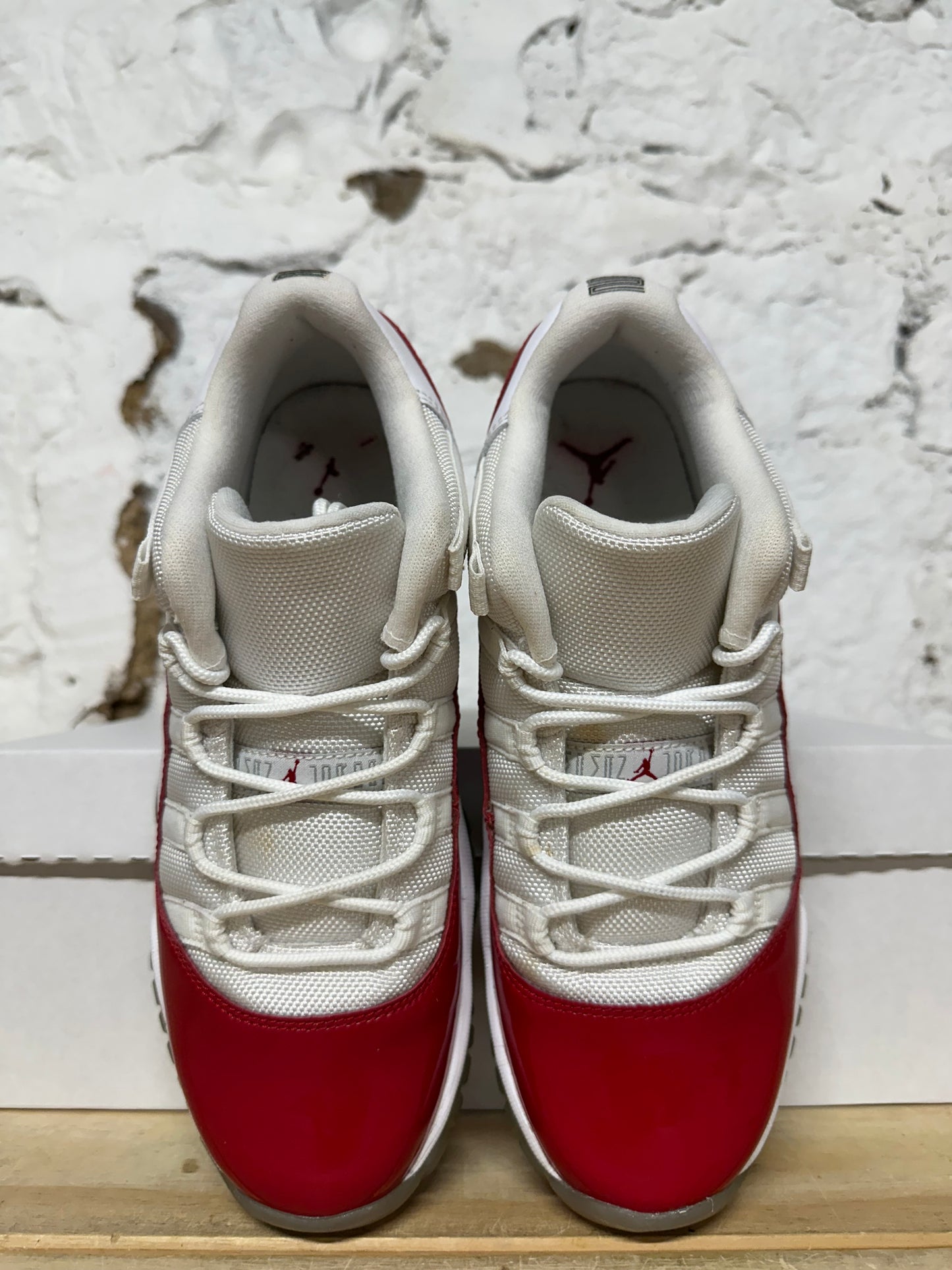 Air Jordan 11 Low Cherry Sz 7Y