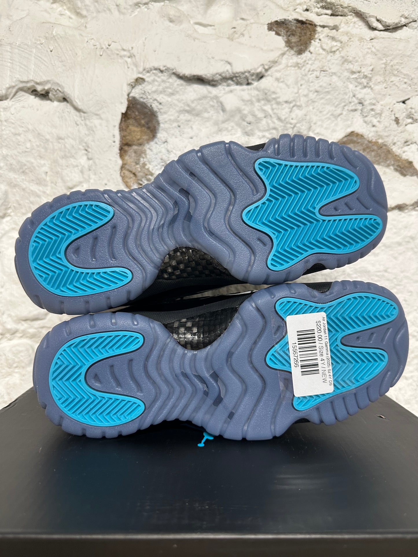 Air Jordan 11 High Gamma Blue (2025) Sz 4Y DS