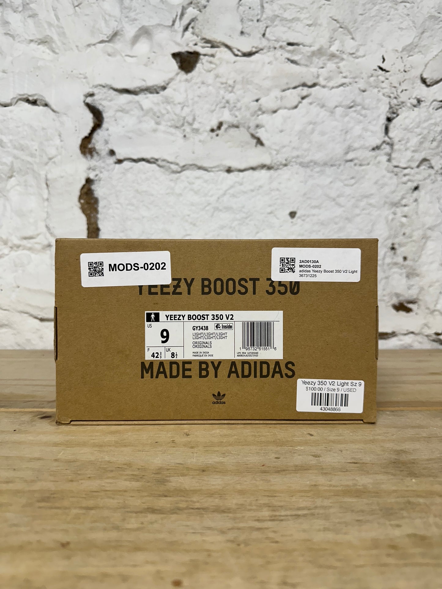 Yeezy 350 V2 Light Sz 9