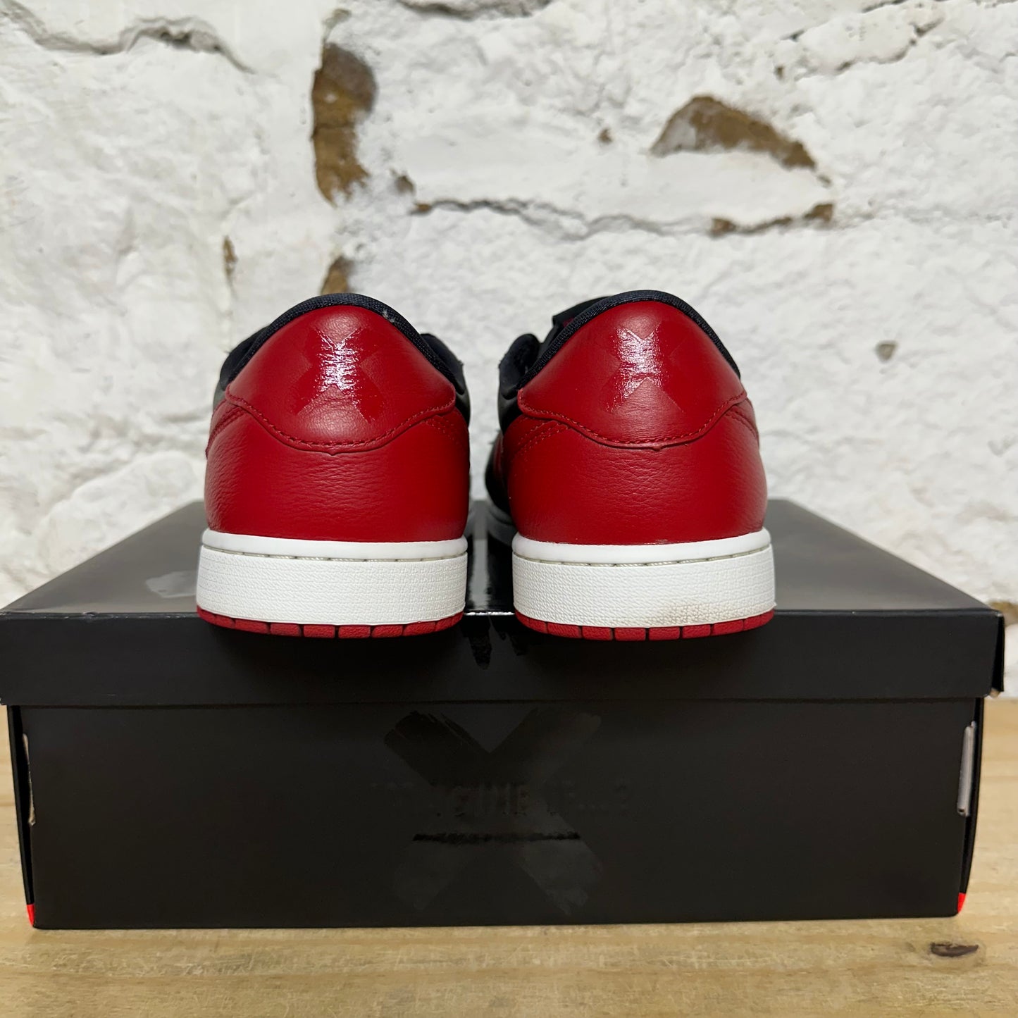 Air Jordan 1 Low Banned Sz 11