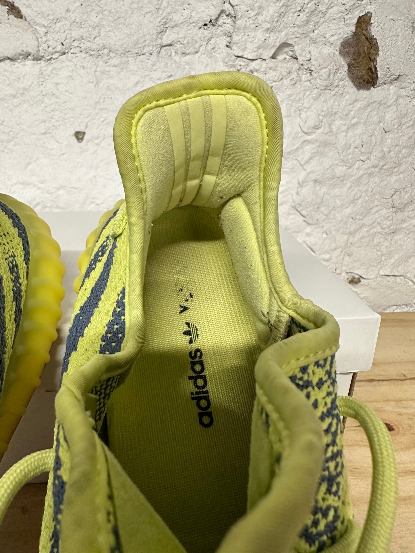 Yeezy 350 V2 Frozen Yellow Sz 12