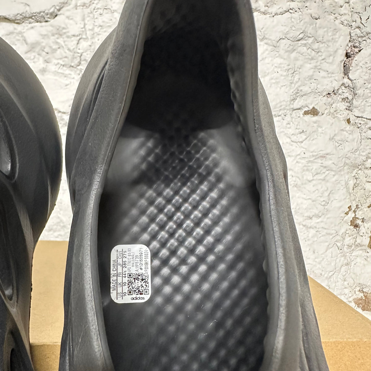 Yeezy Foam Runner Onyx Sz 10