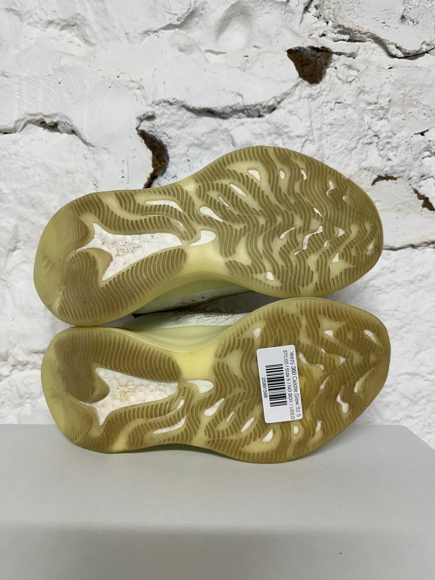 Yeezy 380 Calcite Glow Sz 5