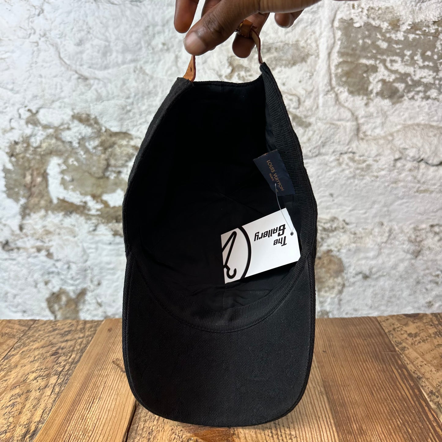 Louis Vuitton Black Monogram Essential Hat Sz 60