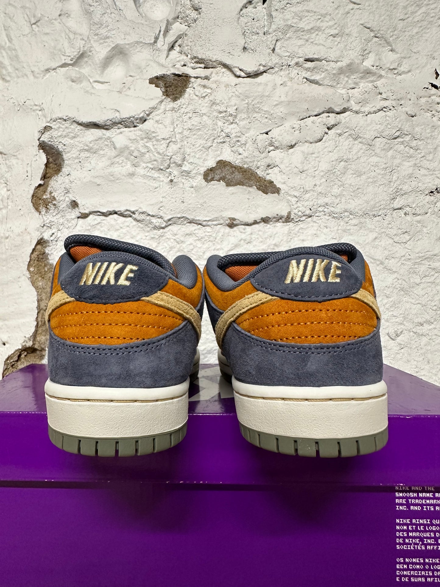 Nike SB Dunk Low Carbon Monarch Sz 7 DS