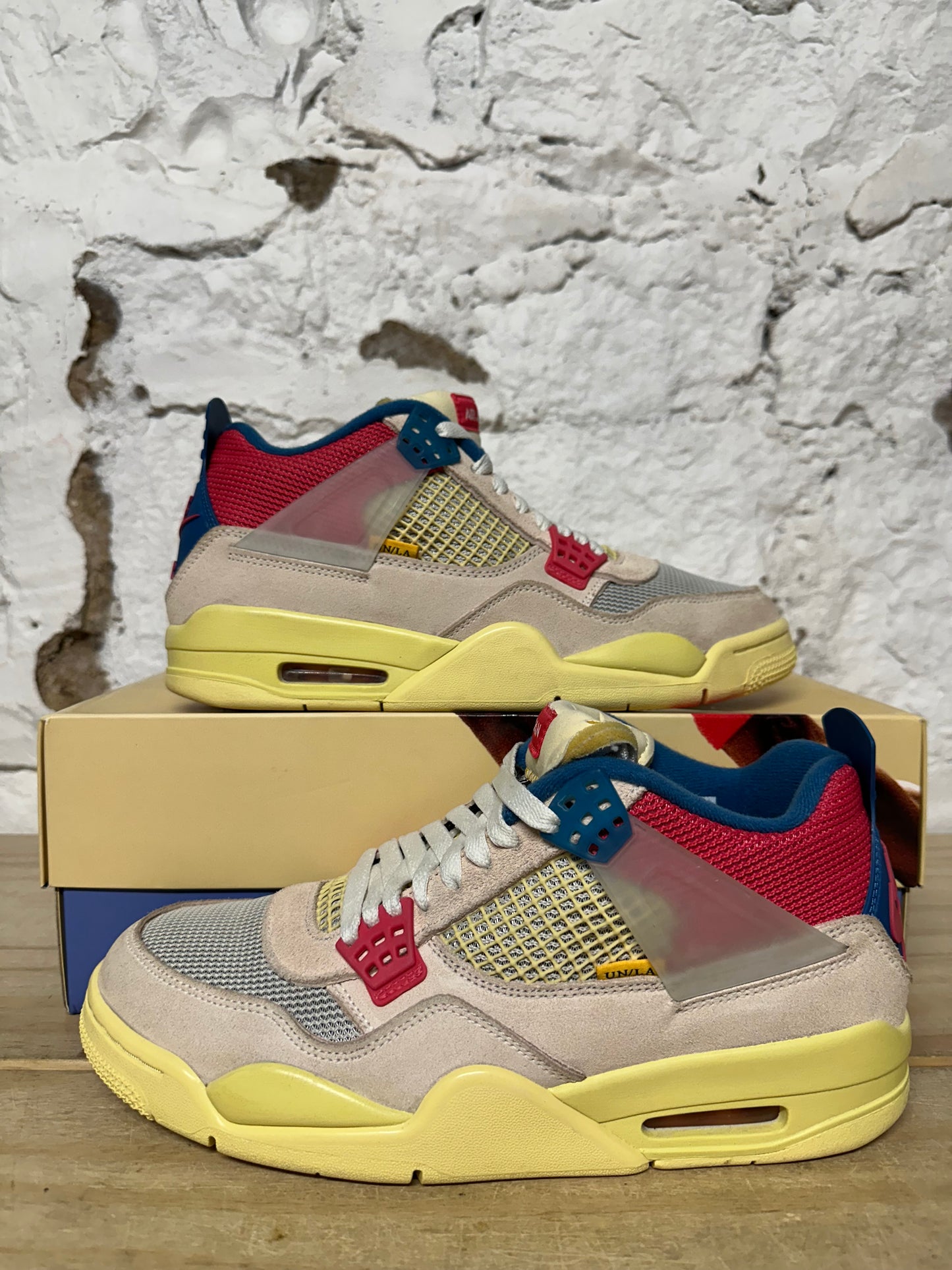 Air Jordan 4 Union Guava Ice Sz 9.5