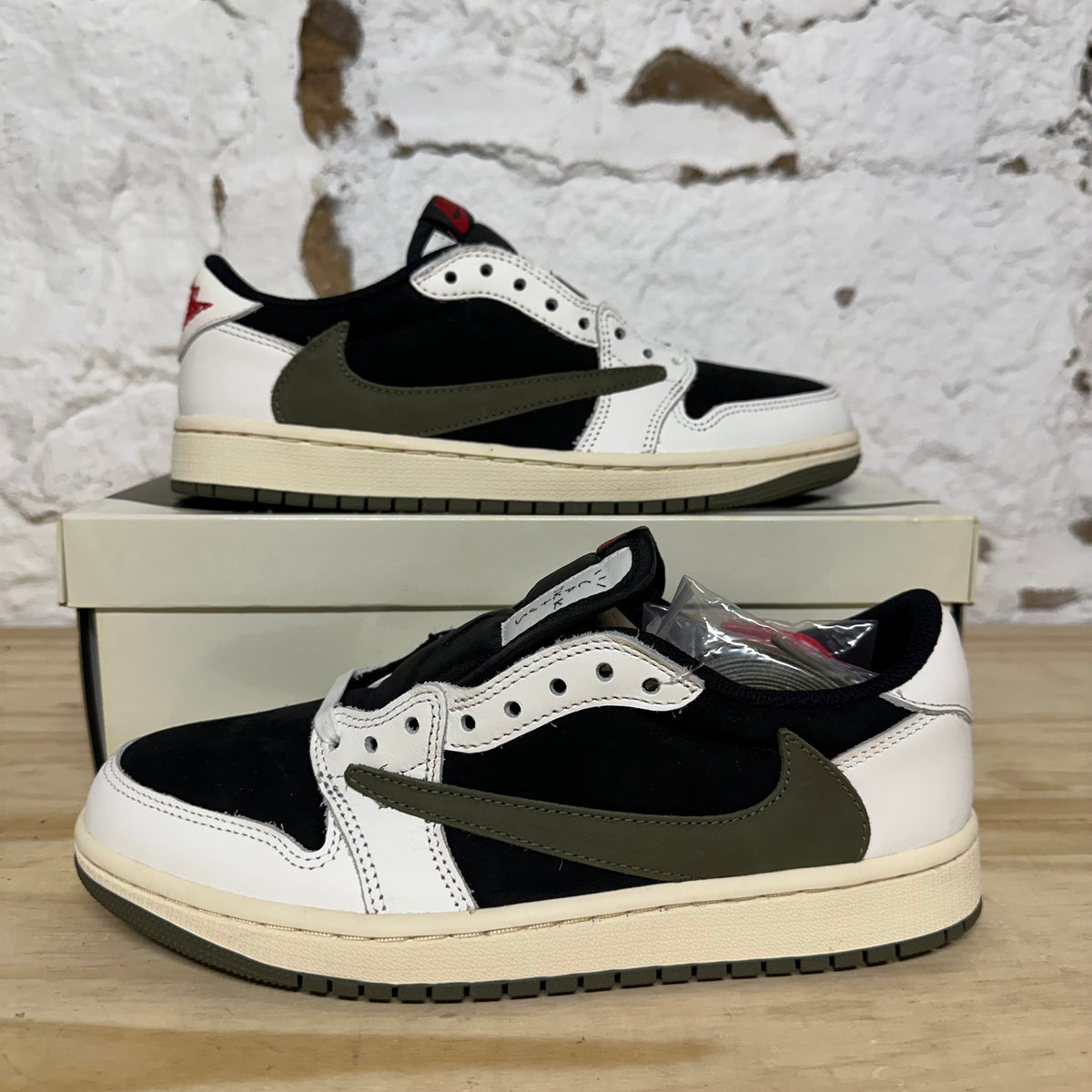 Air Jordan 1 Low Travis Scott Olive Sz 6.5 (8W) DS
