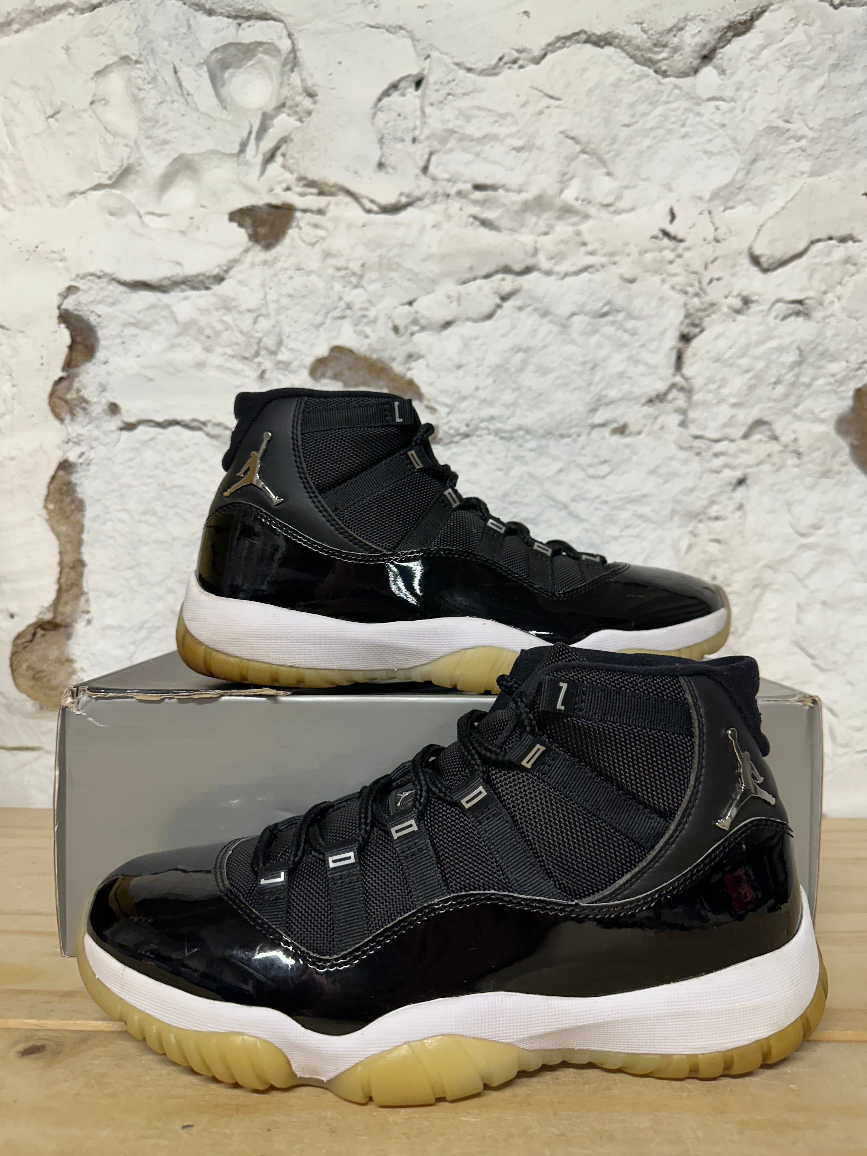 Air Jordan 11 High Jubilee Sz 9