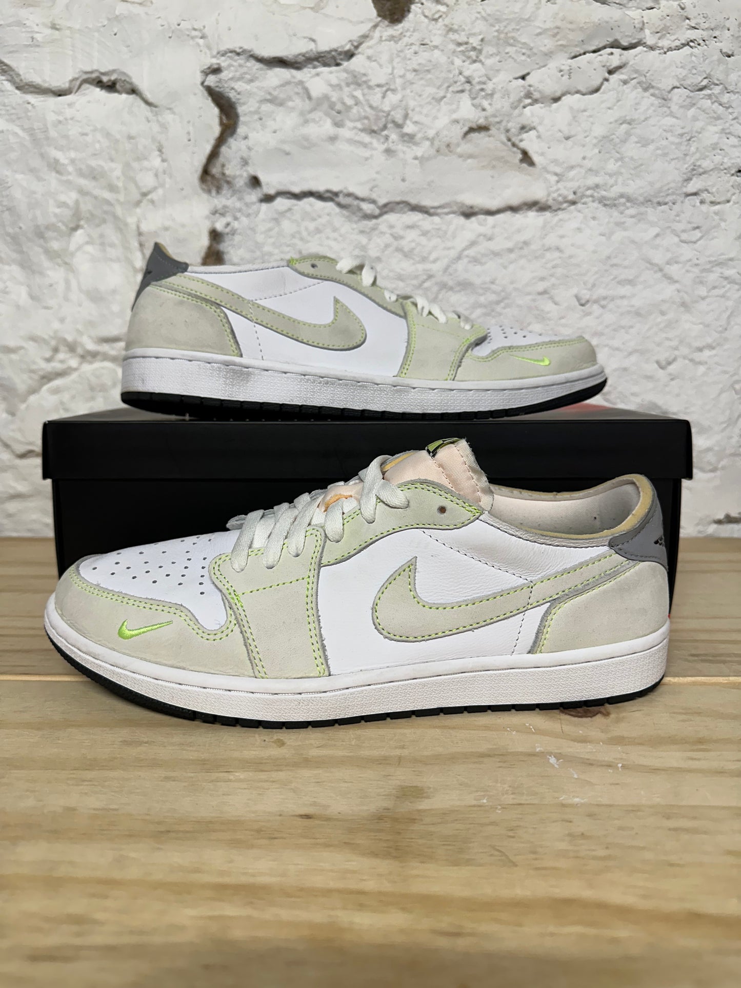 Air Jordan 1 Low Ghost Green Sz 11