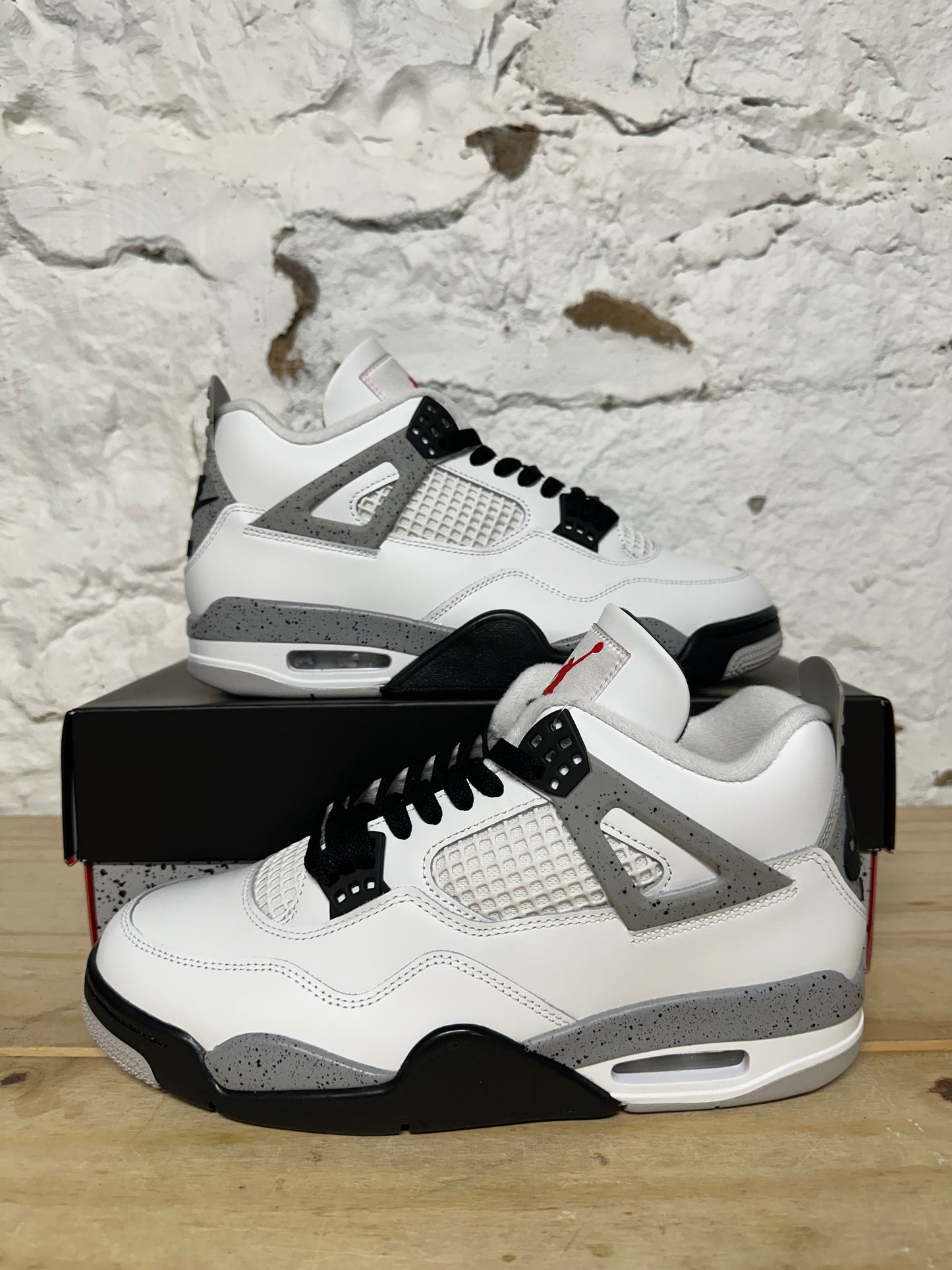 Air Jordan 4 White Cement Sz 9 DS