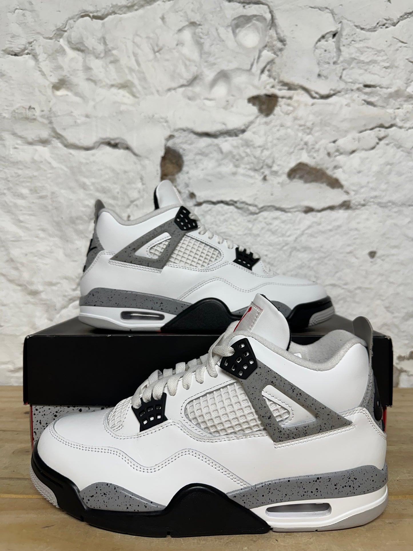 Air Jordan 4 White Cement Sz 9