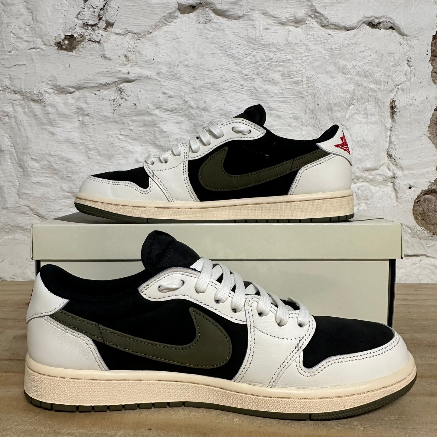 Air Jordan 1 Low Travis Scott Olive Sz 8 (9.5W)