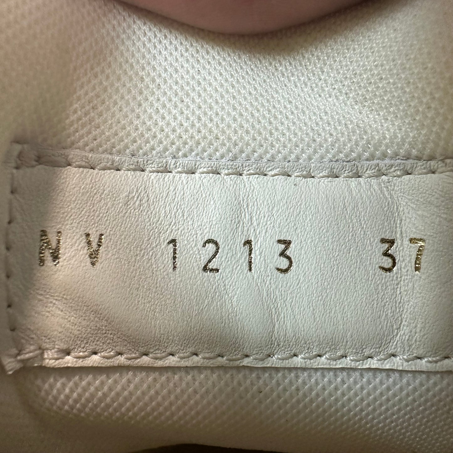 Louis Vuitton Lavender Blue Trainer Sneaker Sz 5 (37)