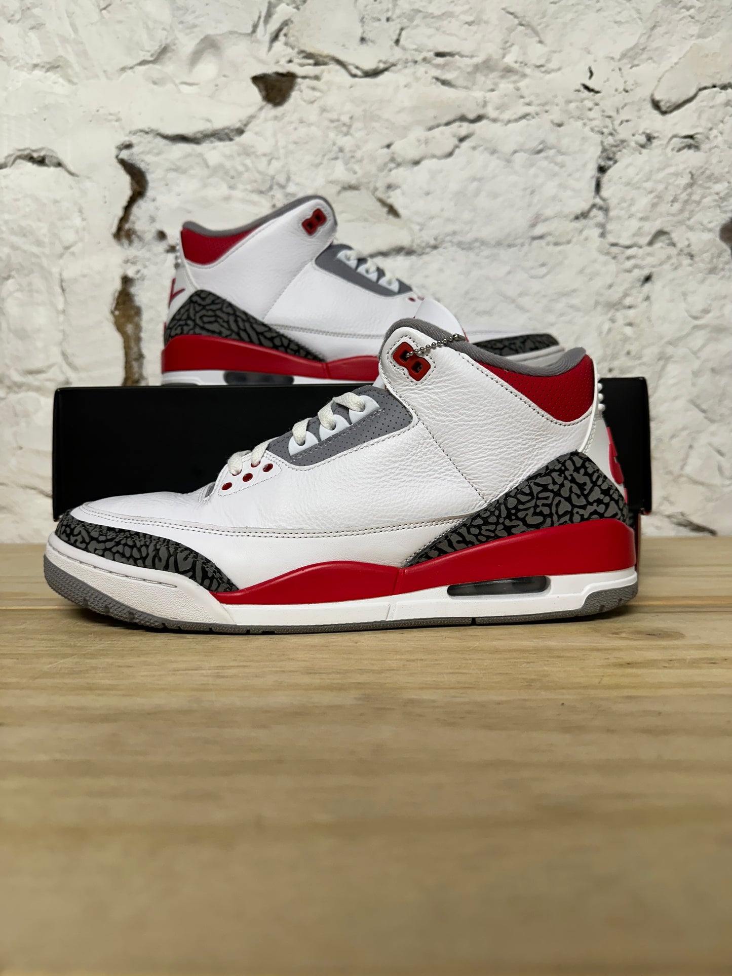 Air Jordan 3 Fire Red Sz 12