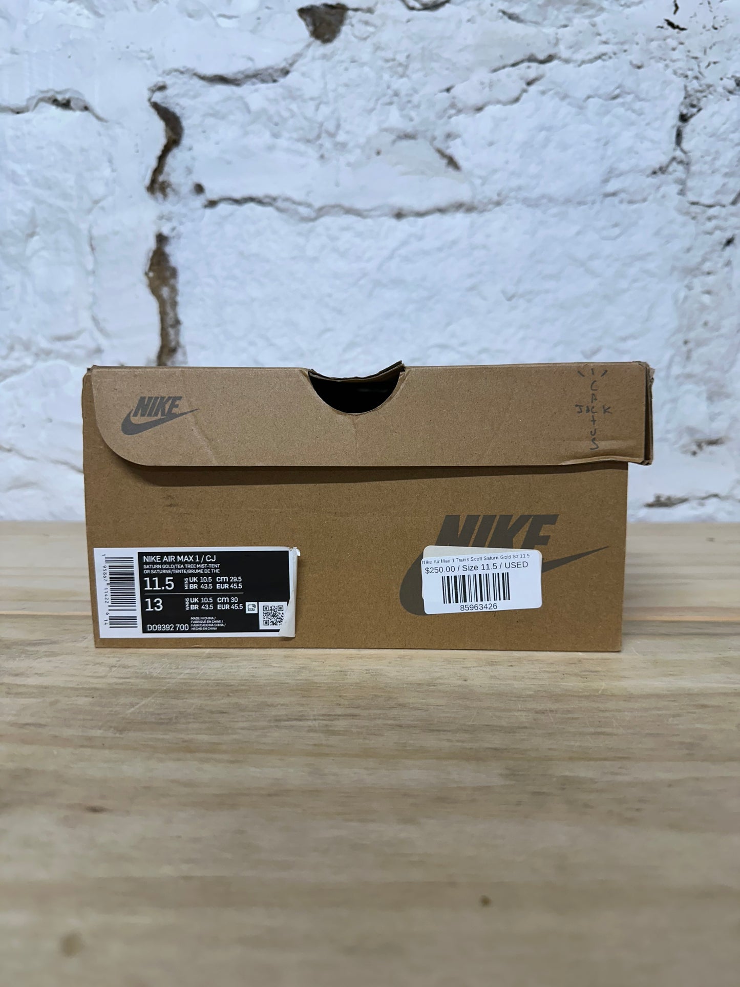 Nike Air Max 1 Travis Scott Saturn Gold Sz 11.5