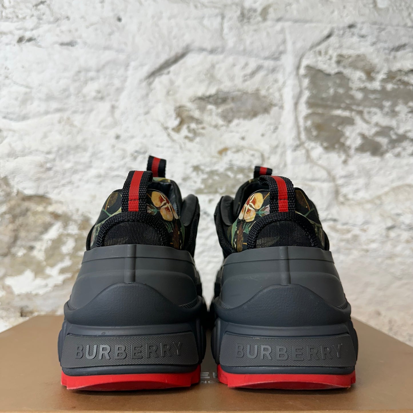 Burberry Arthur Floral Black Grey Red Sneaker Sz 9 (42)