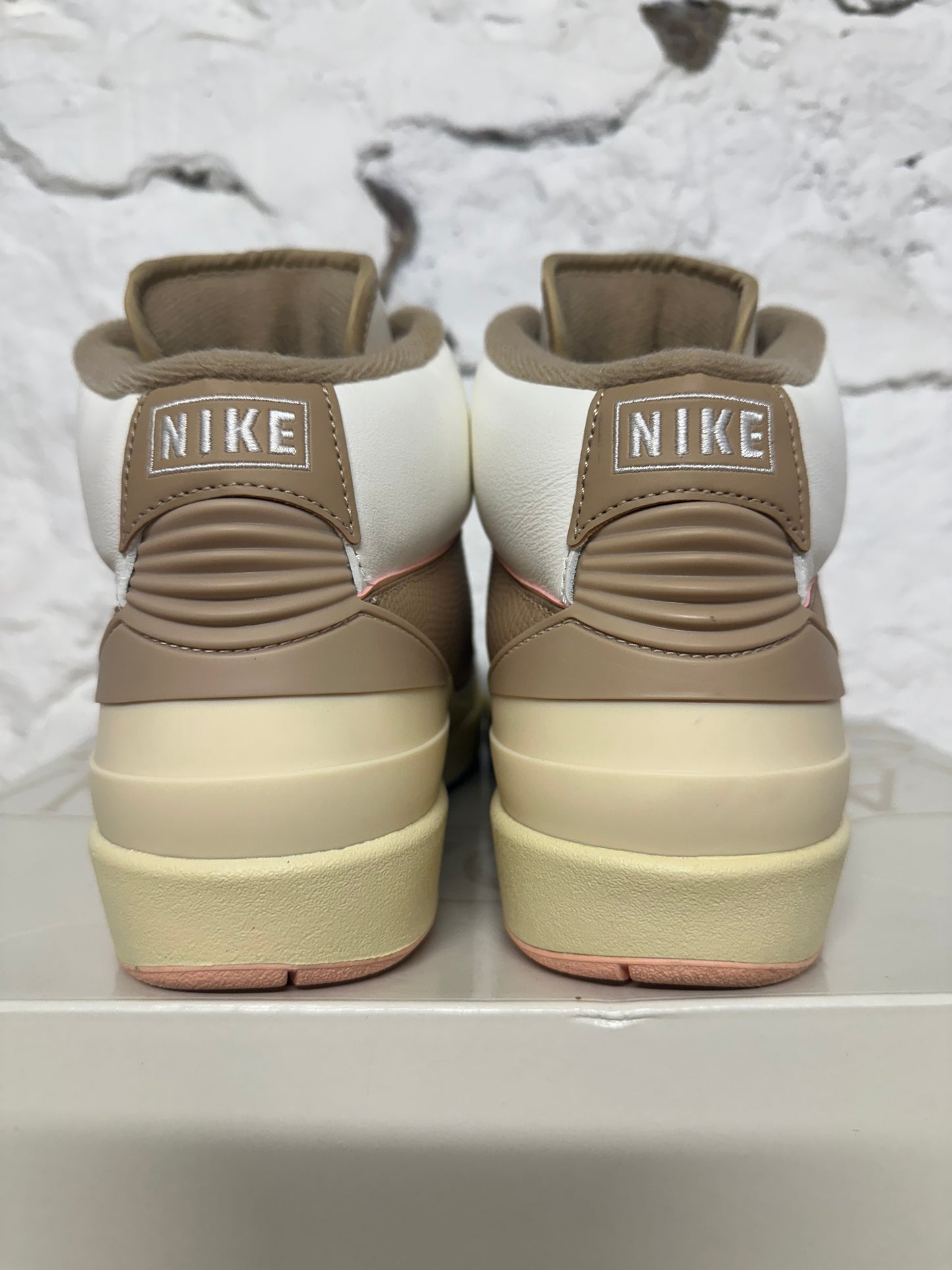 Air Jordan 2 Desert Sail Sz 9.5 (11W)