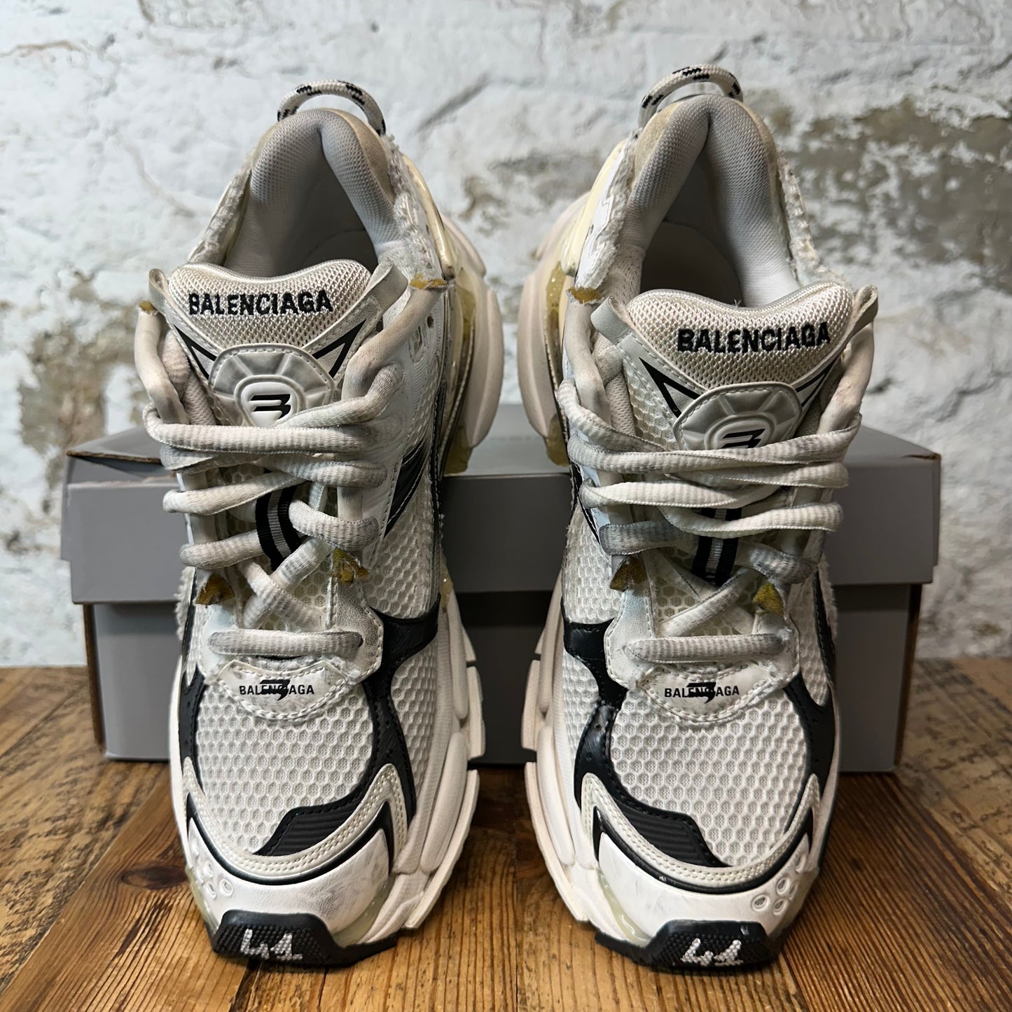 Balenciaga Runner Black White Gradient Sneaker Sz 8 (41)