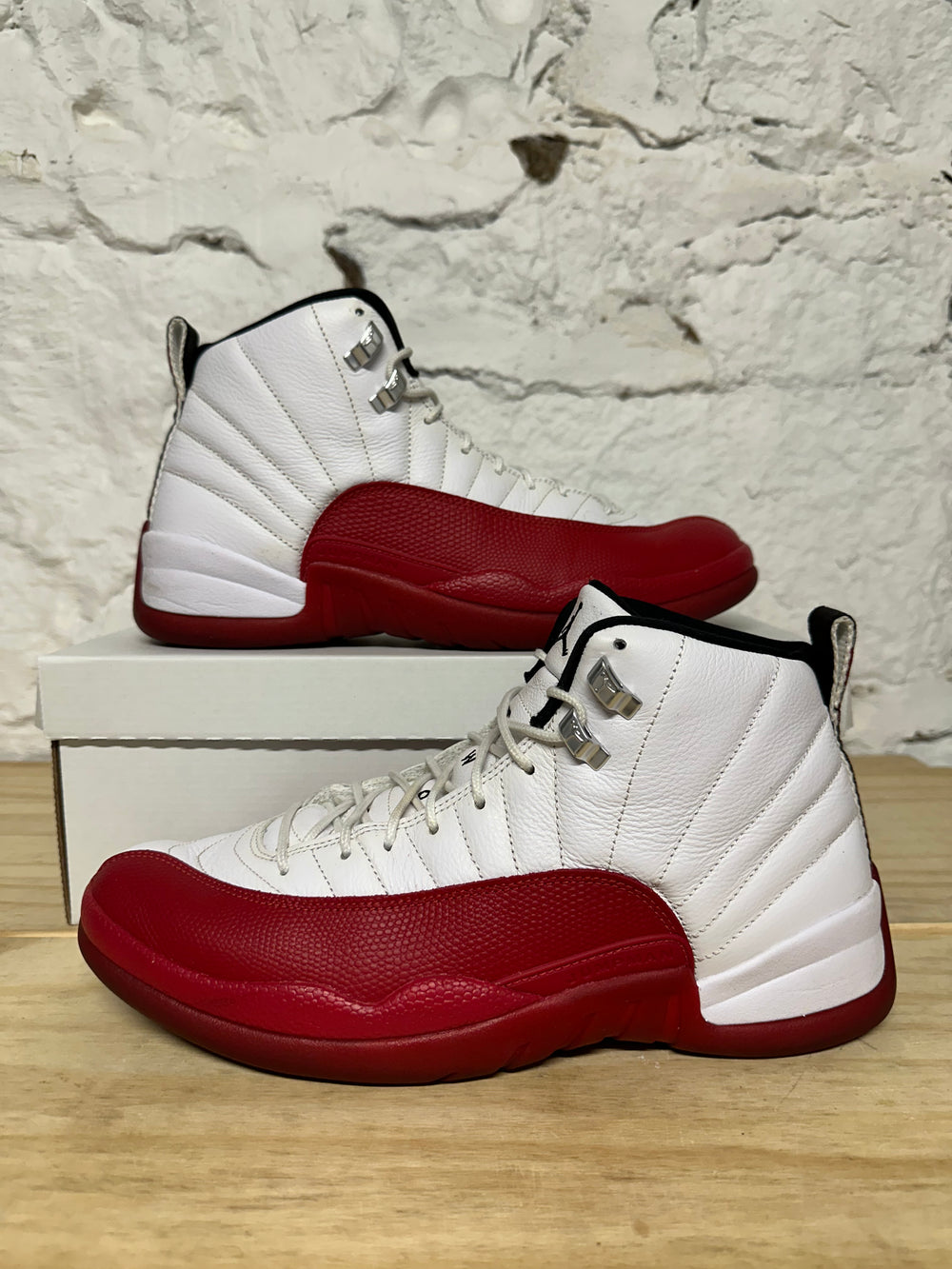 Air Jordan 12 Cherry Sz 11