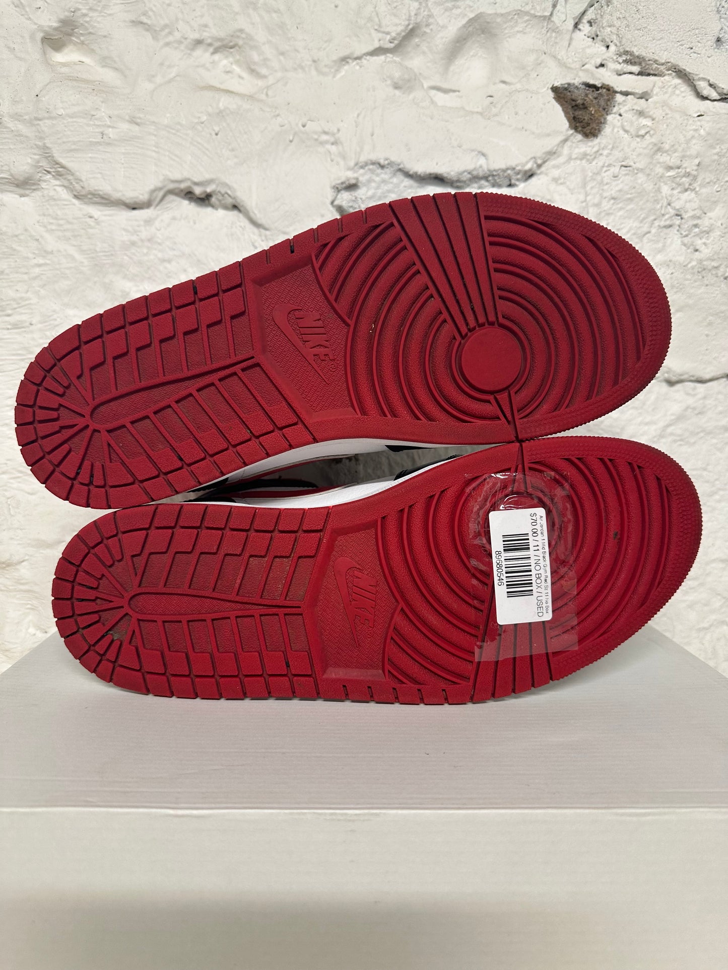 Air Jordan 1 Mid Black Gym Red Sz 11