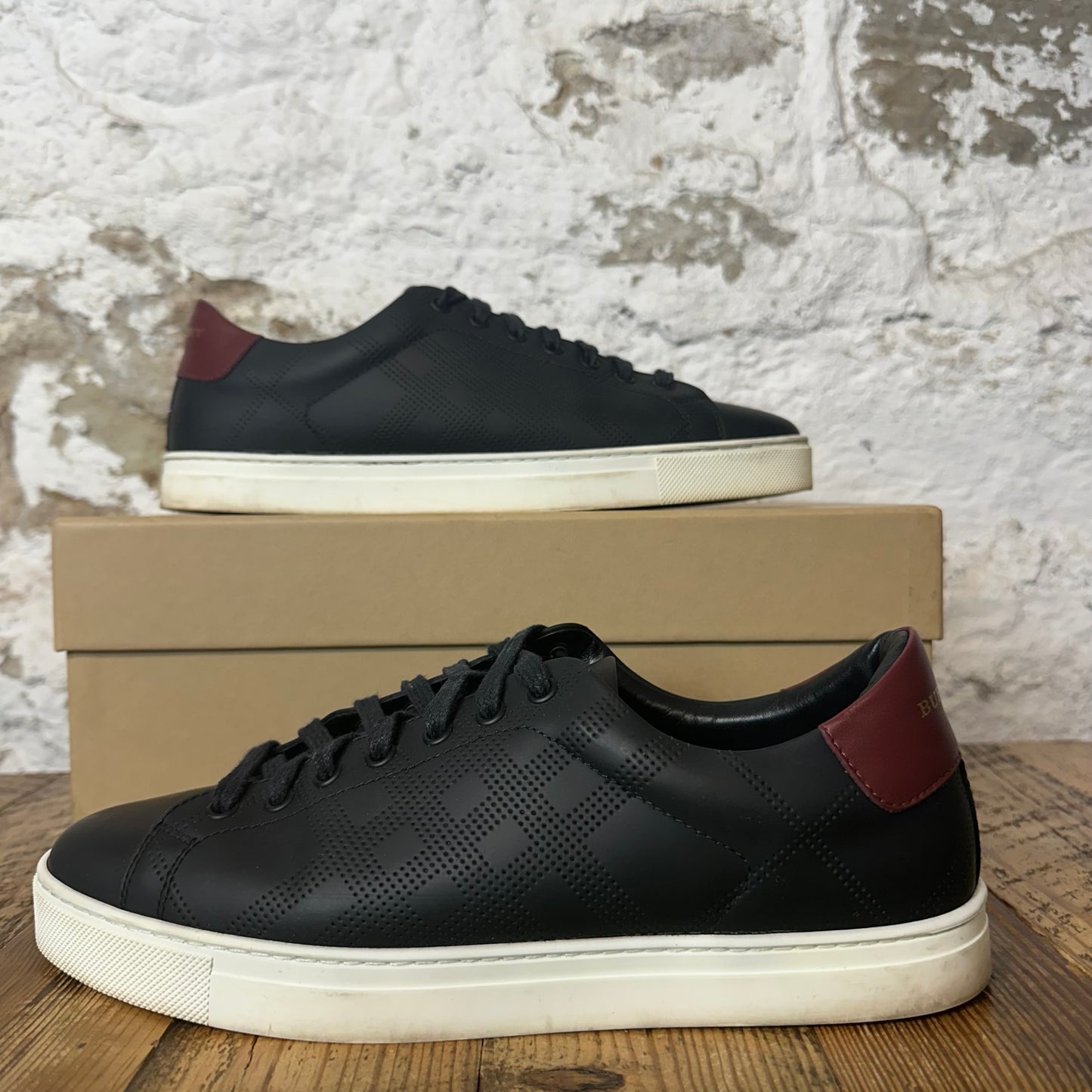 Burberry Maroon Tab Black Albert Sneaker Sz 8 (41)
