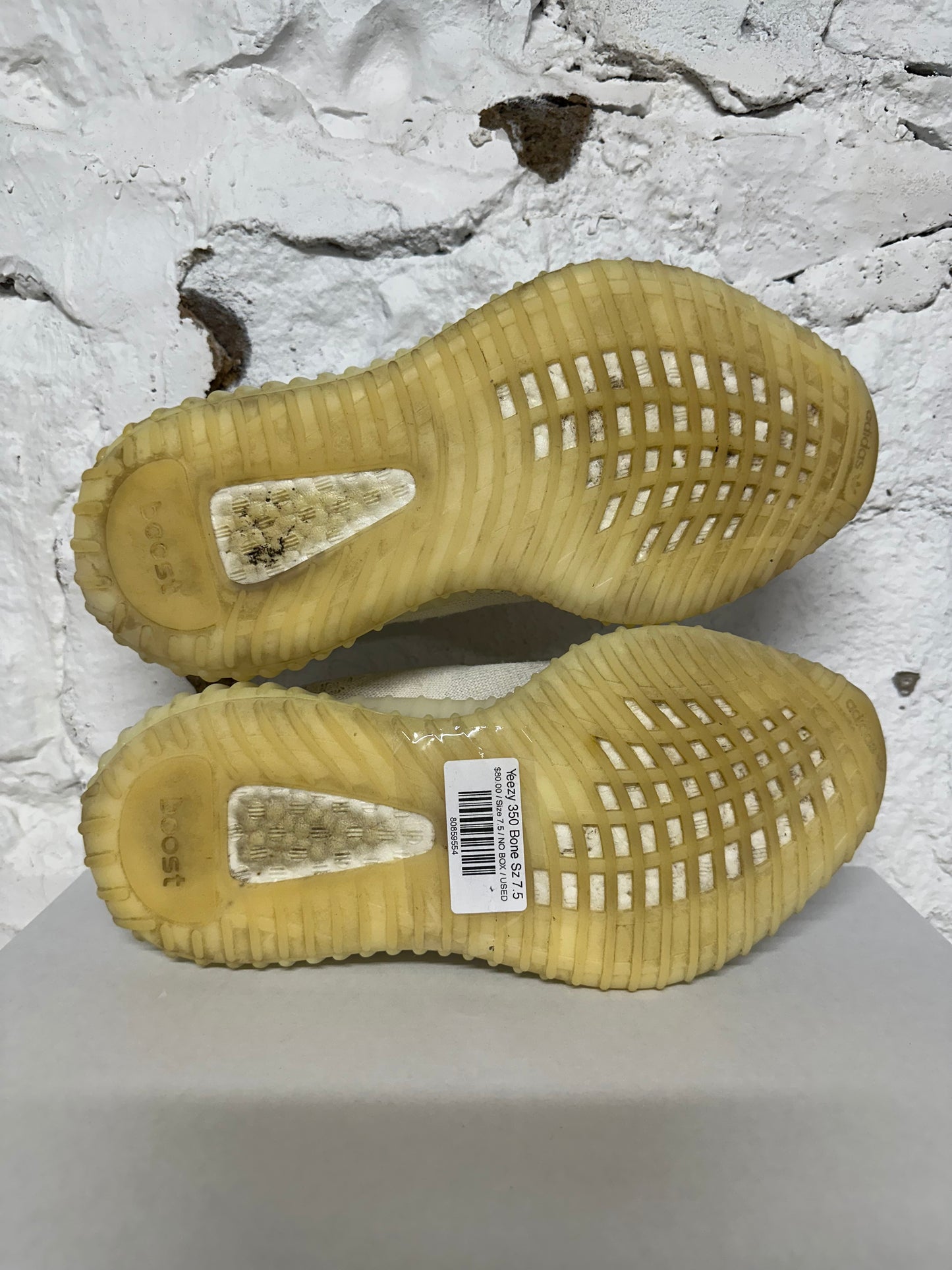 Yeezy 350 V2 Bone Sz 7.5