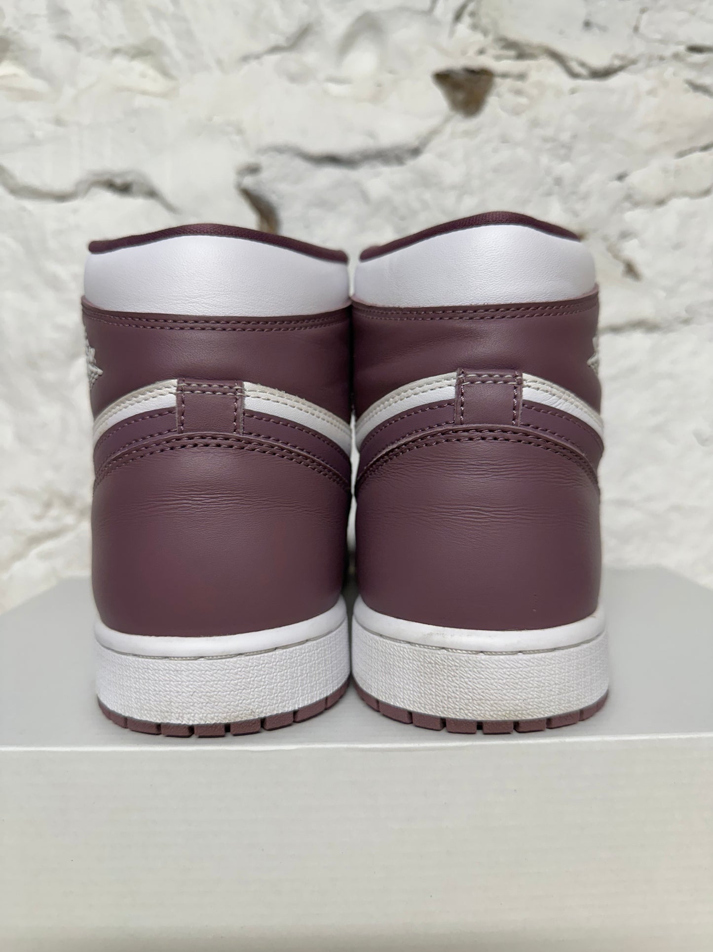Air Jordan 1 High Mauve Sz 11