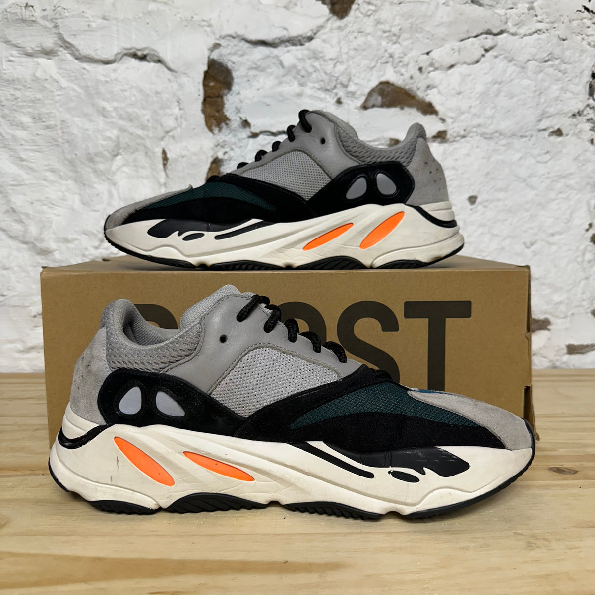 Yeezy 700 Wave Runner Sz 12.5