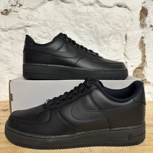 Nike Air Force 1 Low Triple Black Sz 11 DS