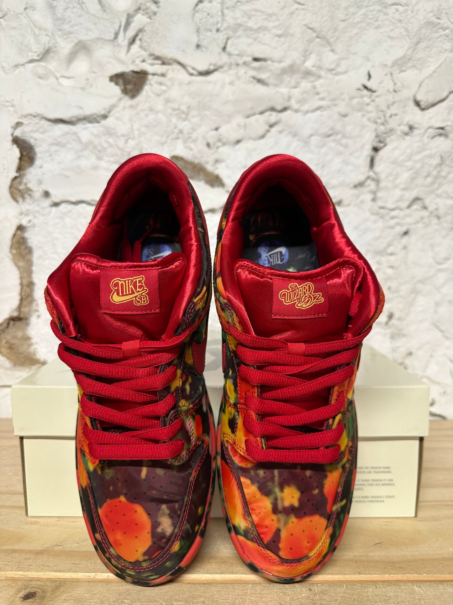 Nike SB Dunk Low Wizard Of Oz Poppy Sz 9.5 DS