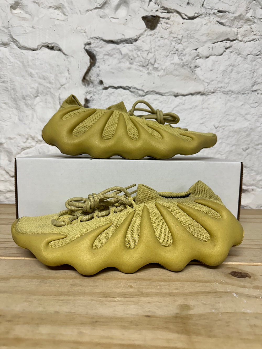 Yeezy 450 Sulfur Sz 11