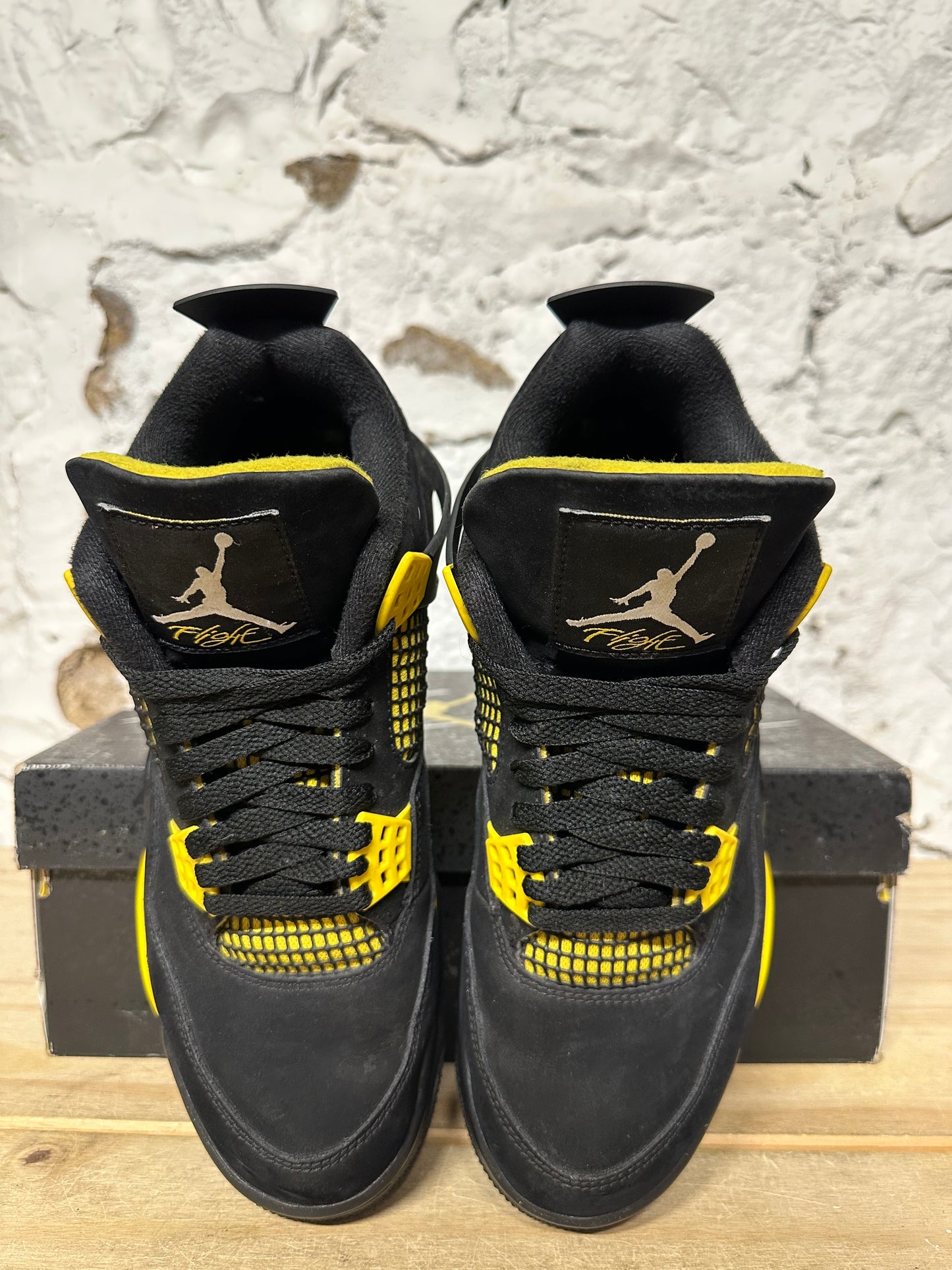 Air Jordan 4 Thunder Sz 9.5