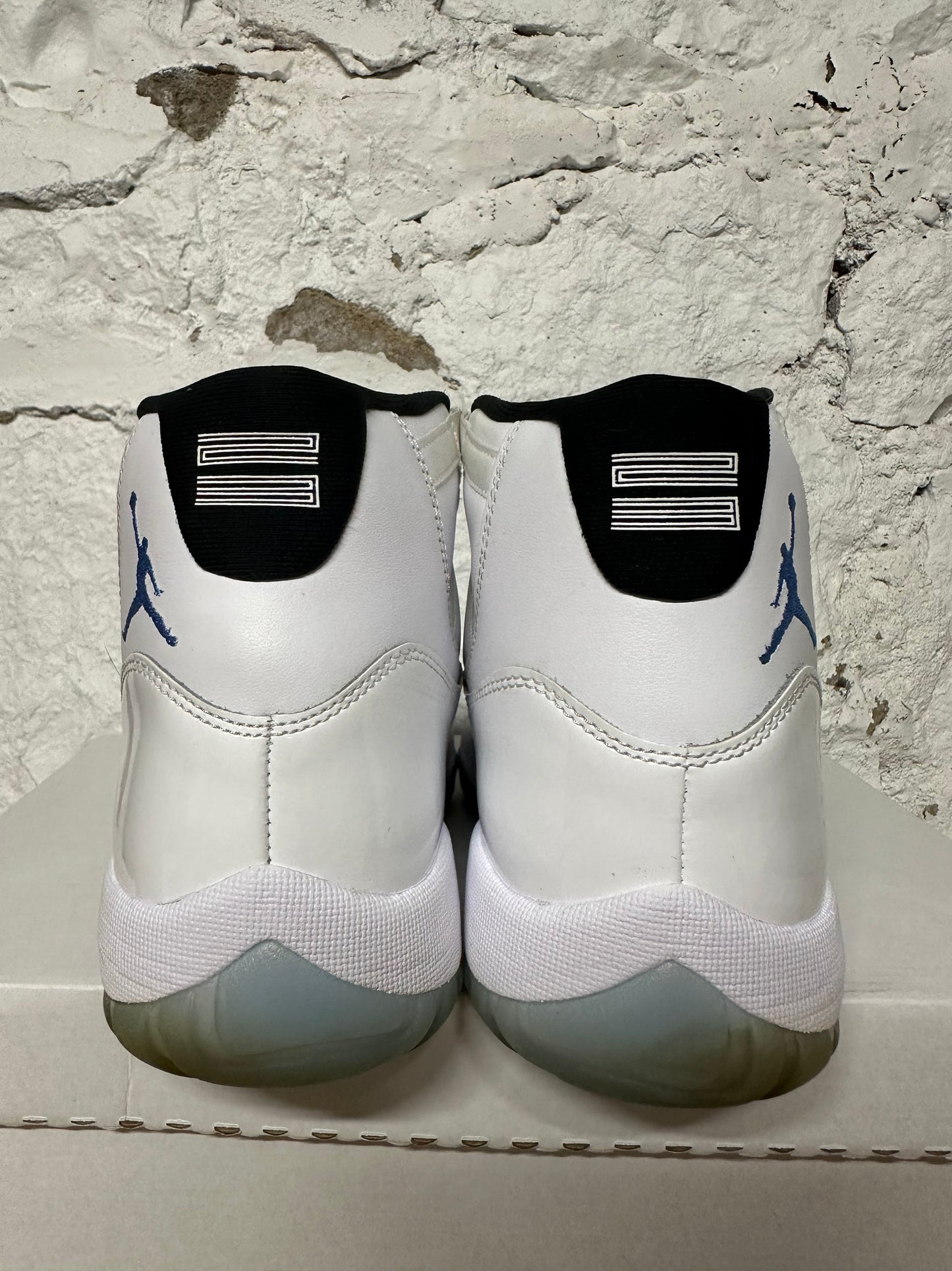 Air Jordan 11 High Legend Blue Sz 9