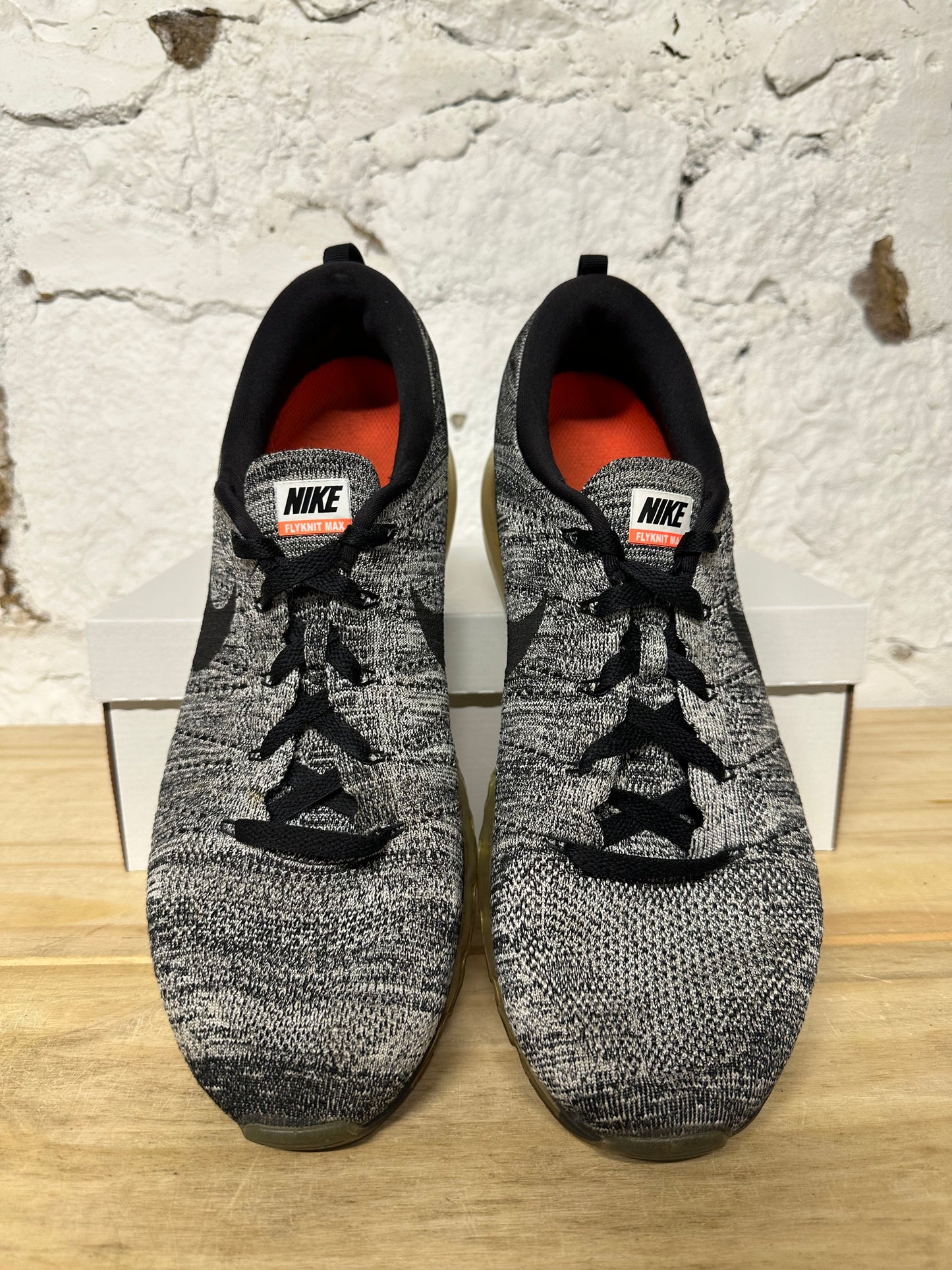 Nike Air Max Flyknit Oreo Sz 13