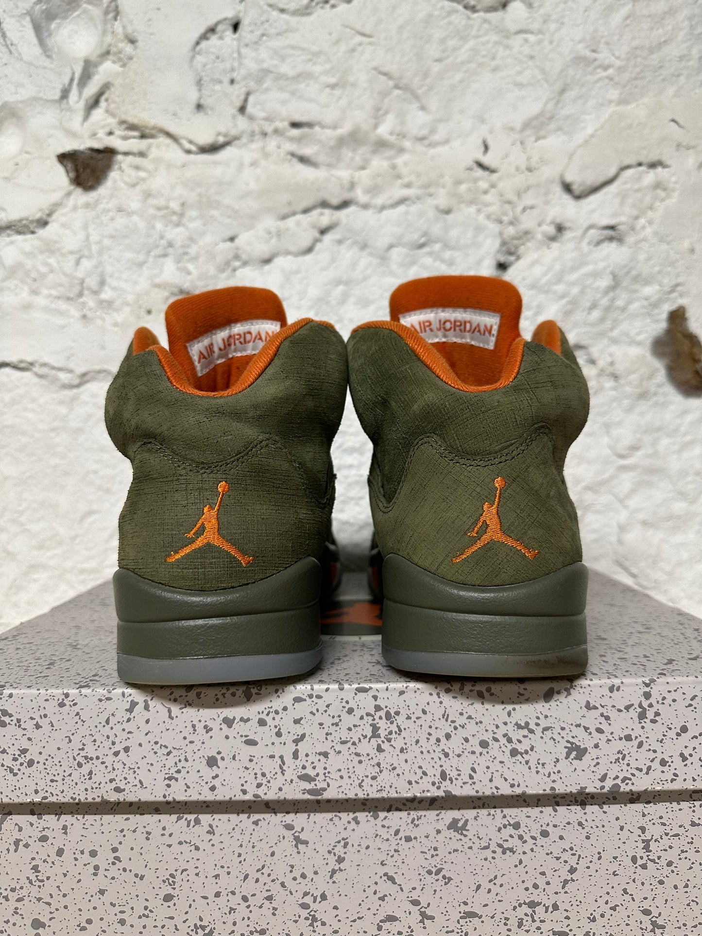 Air Jordan 5 Olive Sz 8.5