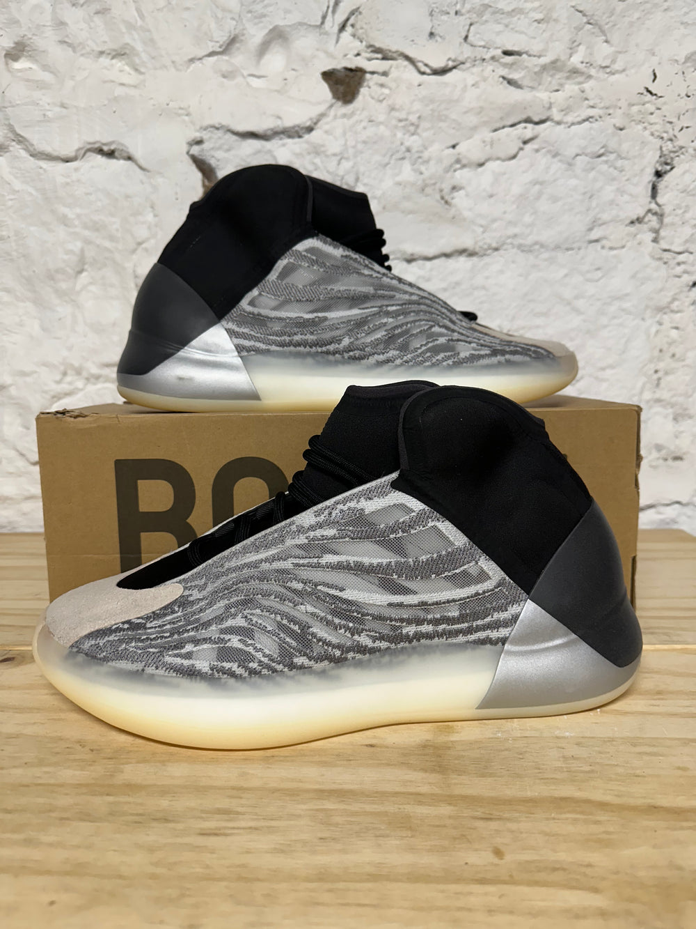 Yeezy QNTM Lifestyle Model Sz 12 DS
