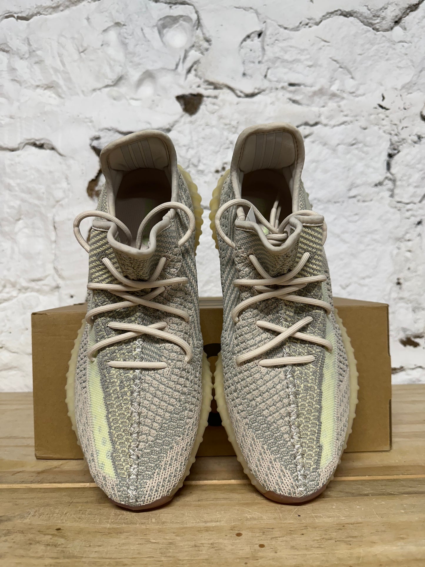 Yeezy 350 V2 Citrin Sz 10.5 DS