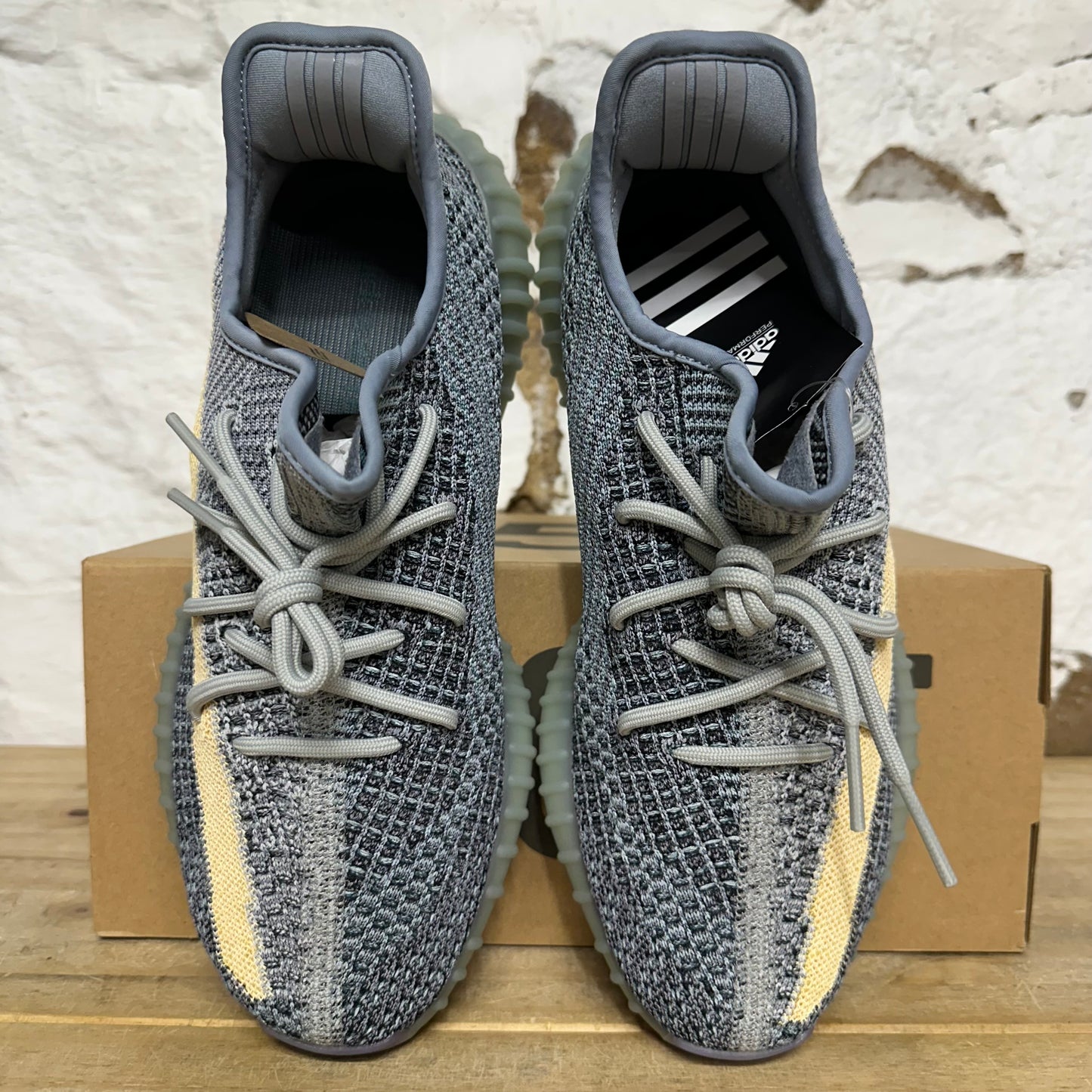 Yeezy 350 V2 Ash Blue Sz 10 DS