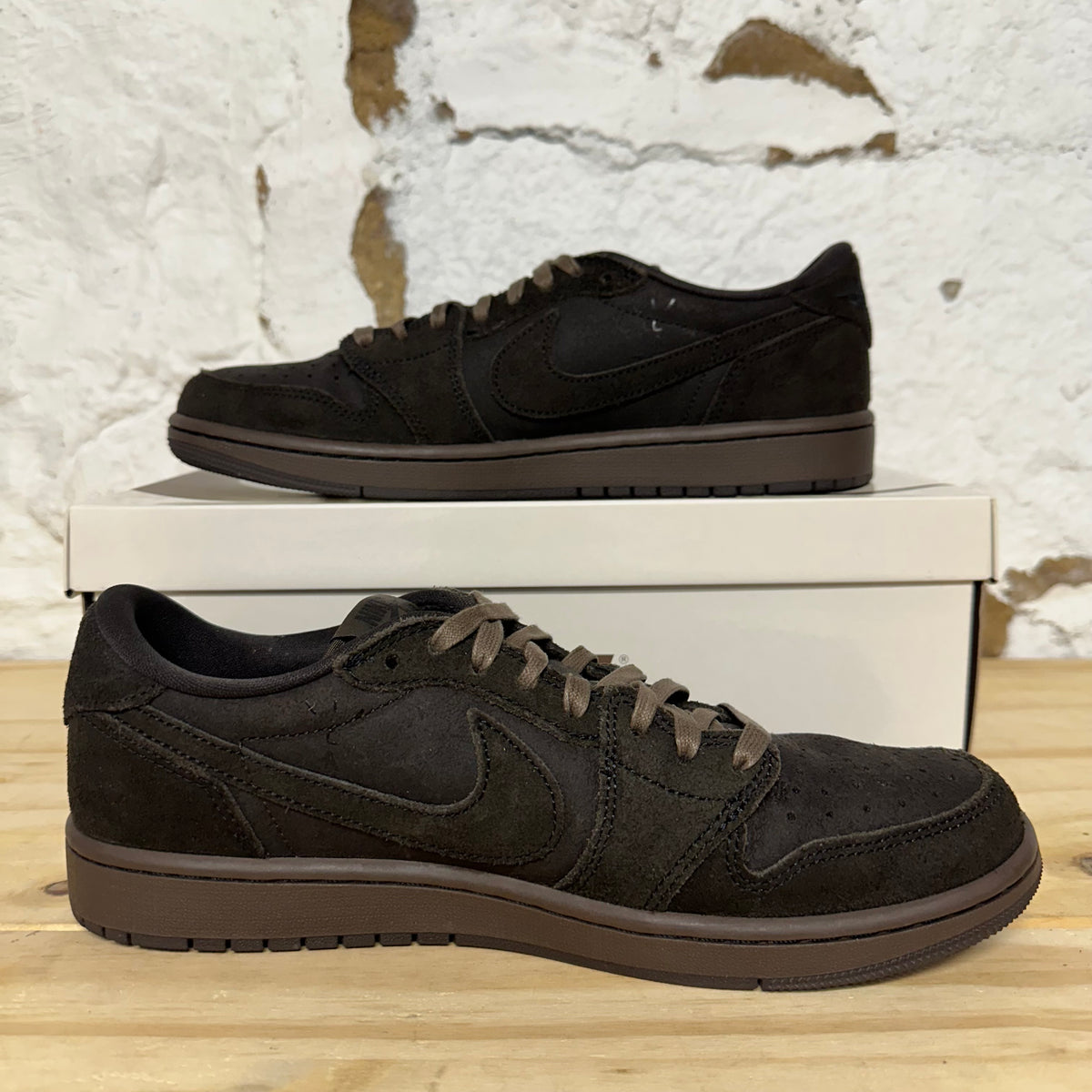 Air Jordan 1 Low Travis Scott Velvet Brown Sz 9