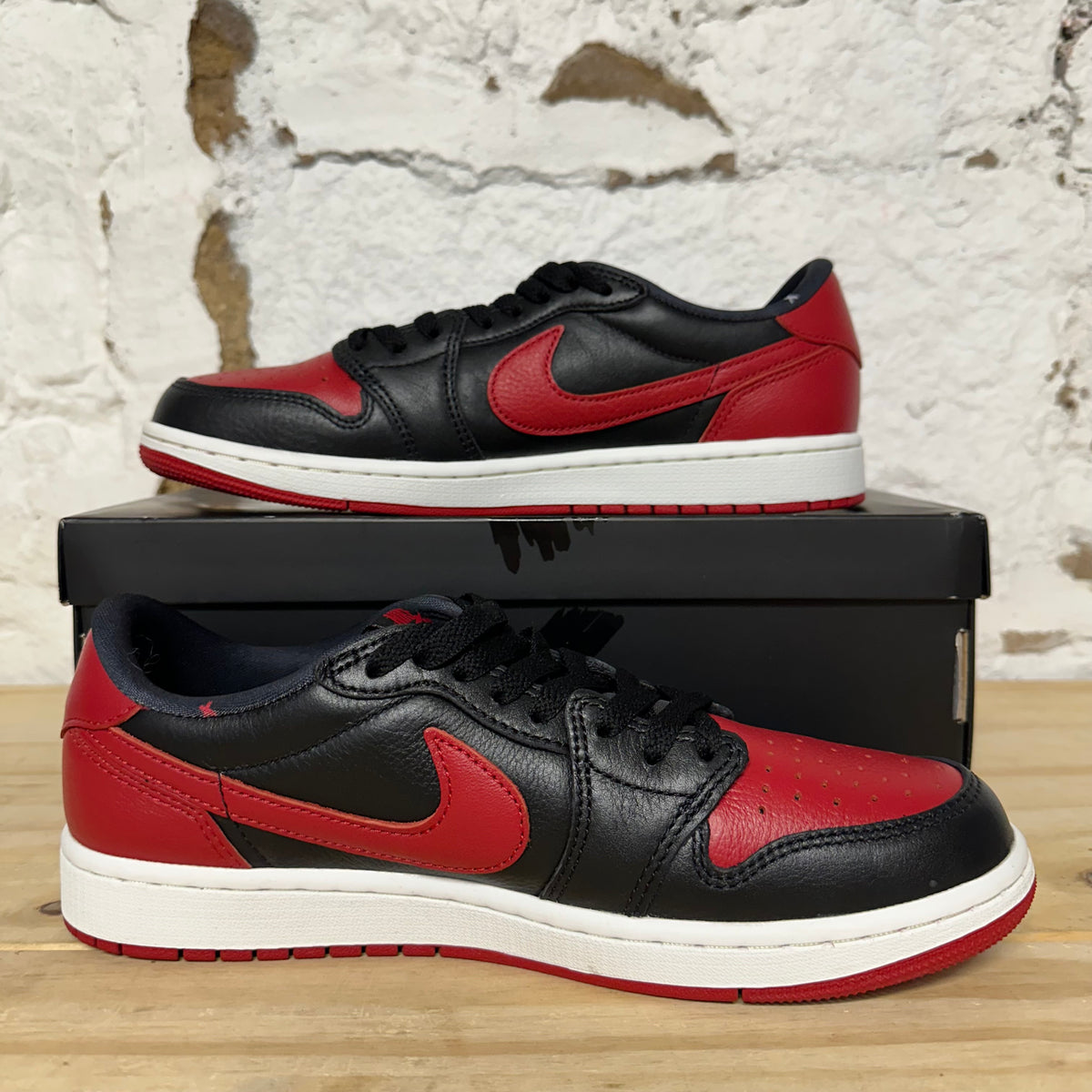 Air Jordan 1 Low Banned Sz 9