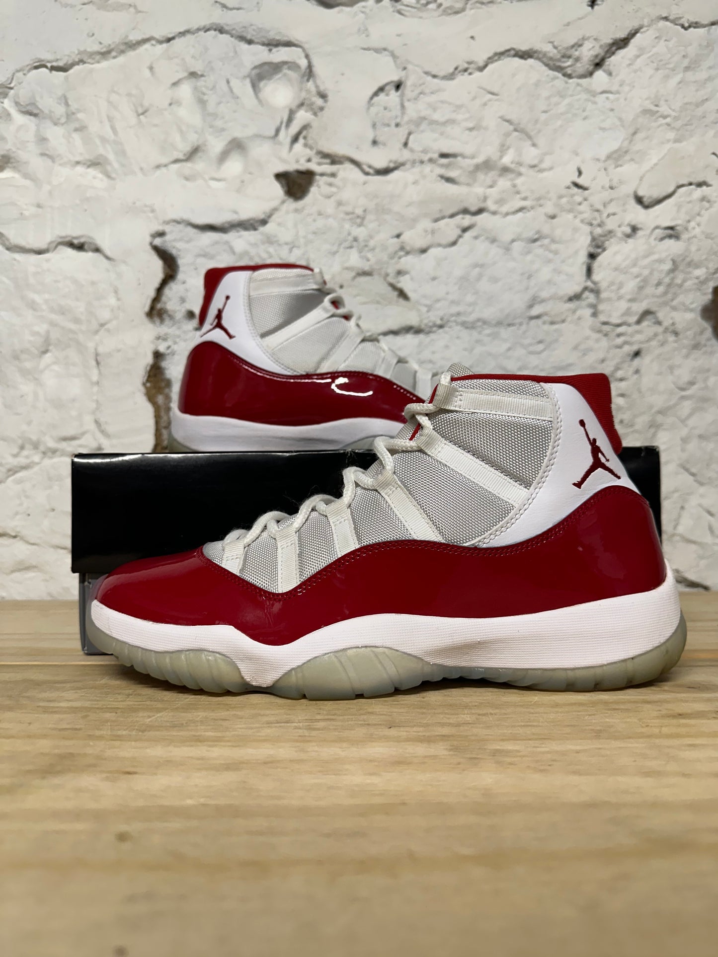 Air Jordan 11 High Cherry Sz 13