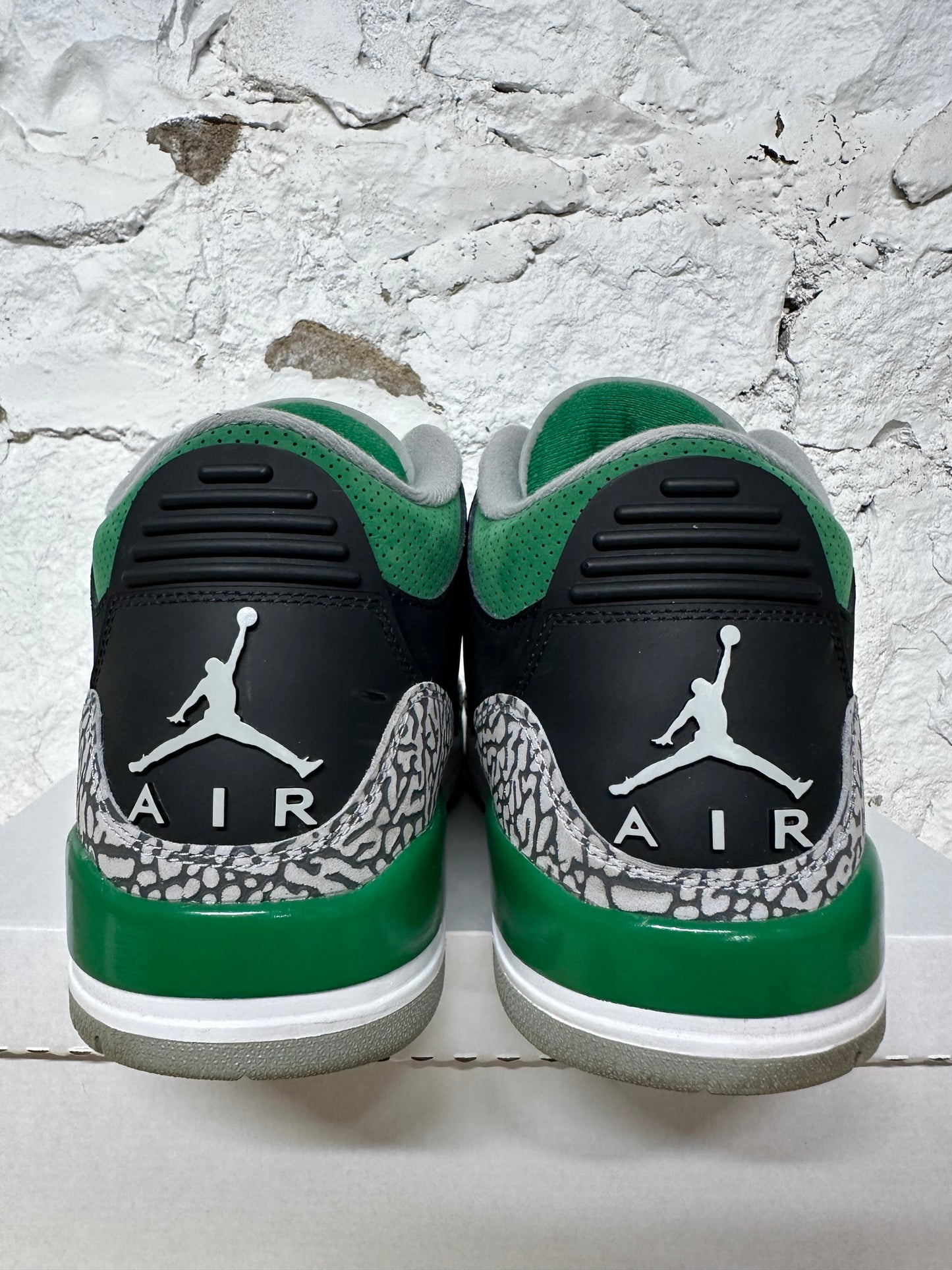 Air Jordan 3 Pine Green Sz 13